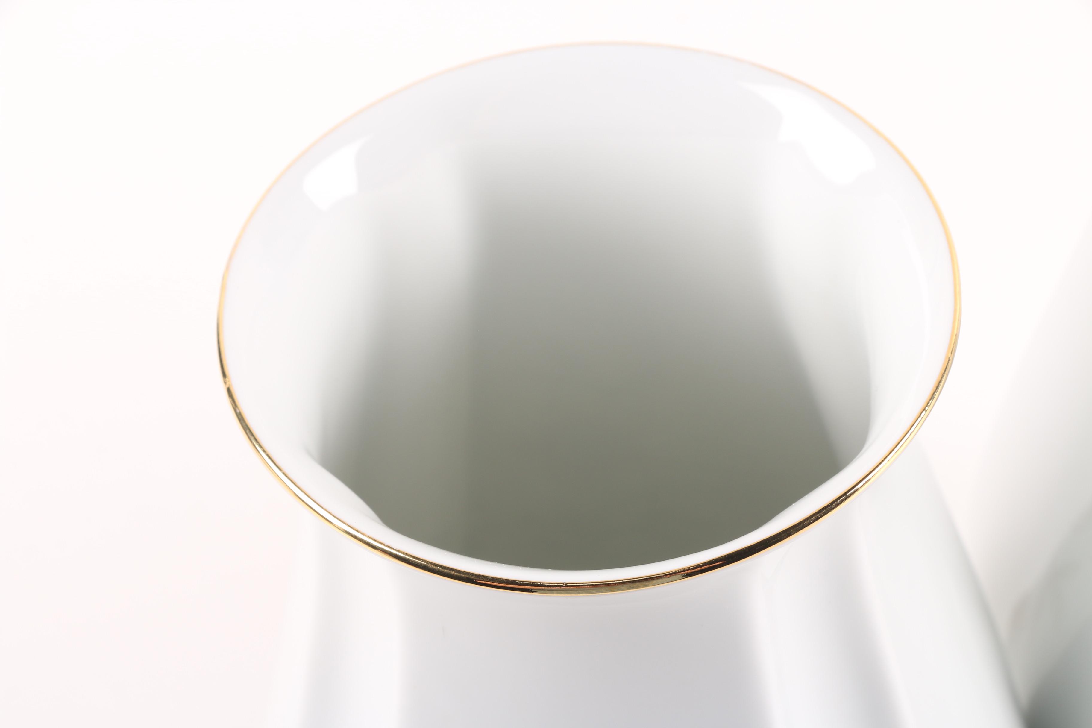 Pair of Royal Porzellan Floral-Decorated Porcelain Vases, 20th Century