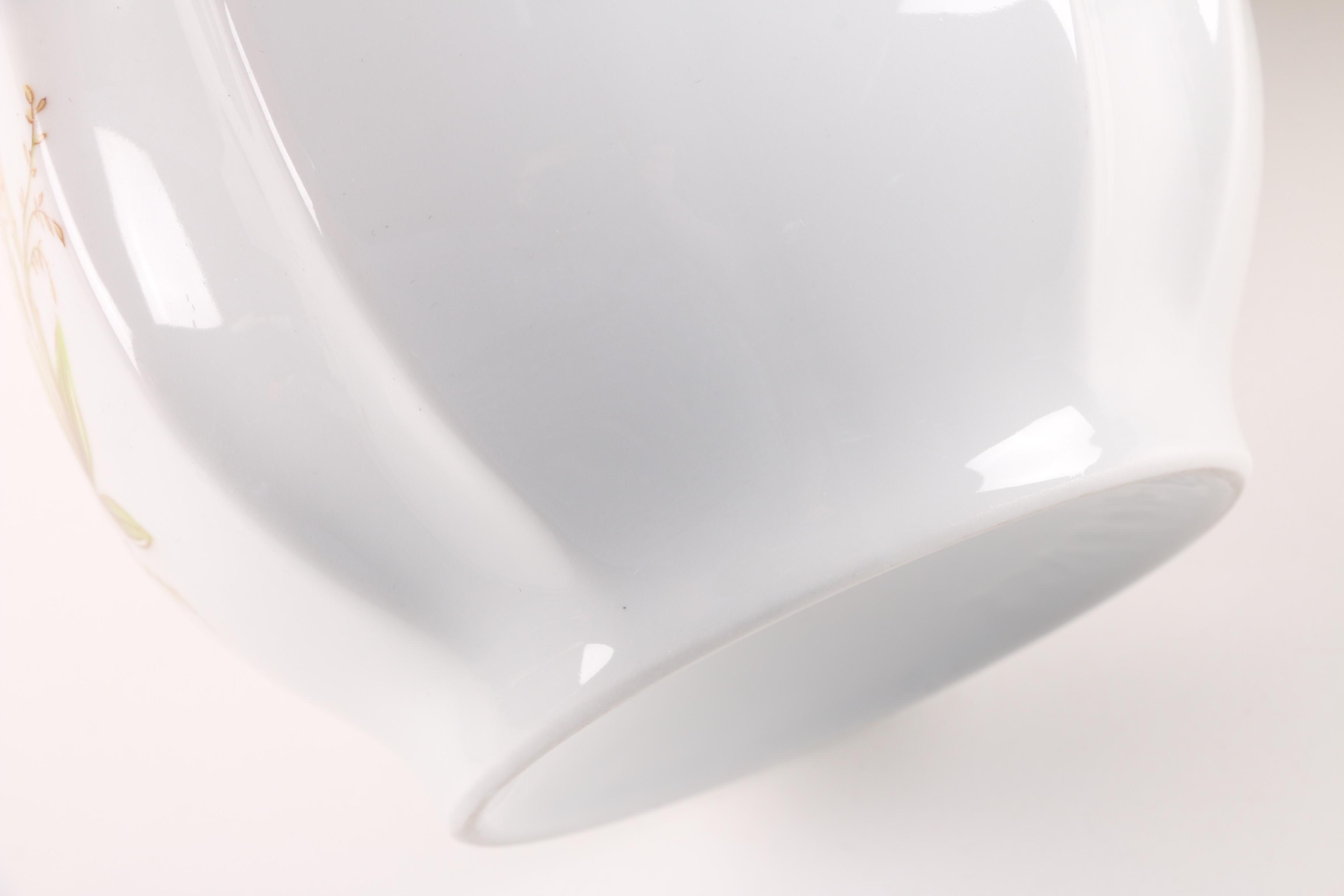 Pair of Royal Porzellan Floral-Decorated Porcelain Vases, 20th Century