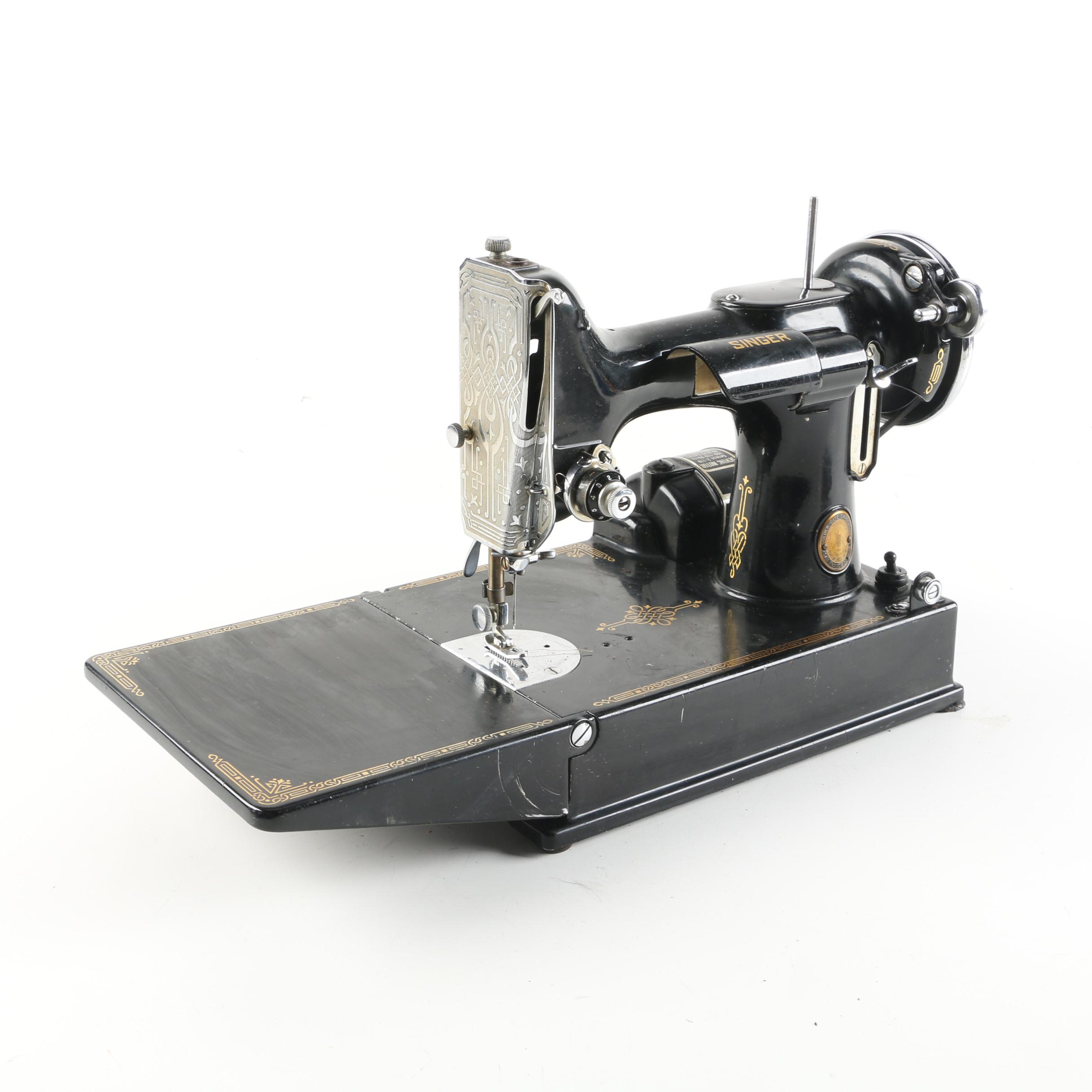 1939 Singer Featherweight Model 221-1 Sewing Machine