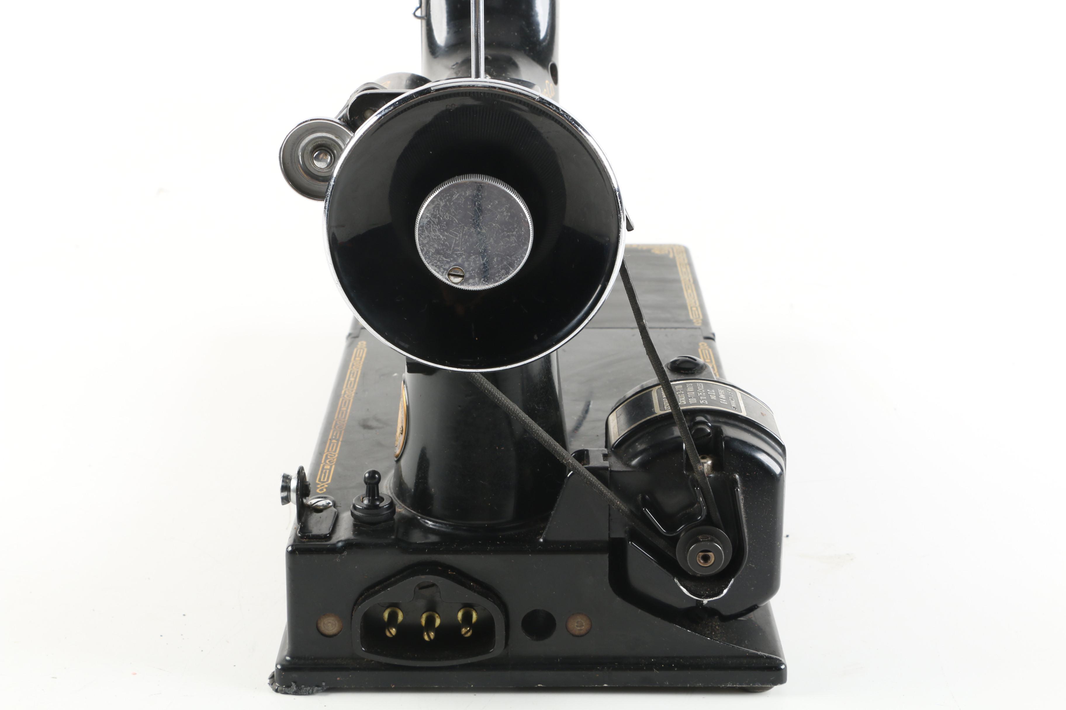 1939 Singer Featherweight Model 221-1 Sewing Machine