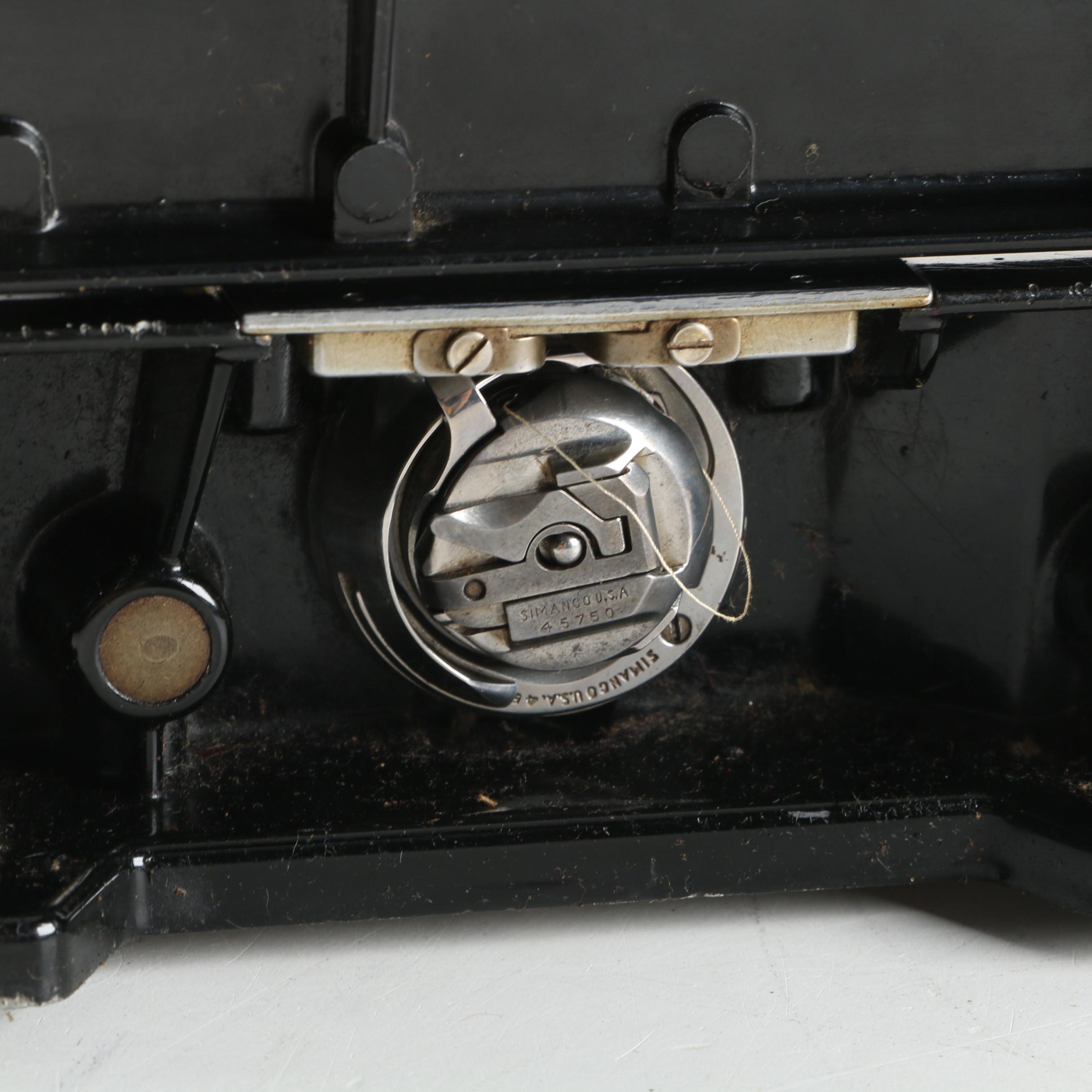 1939 Singer Featherweight Model 221-1 Sewing Machine