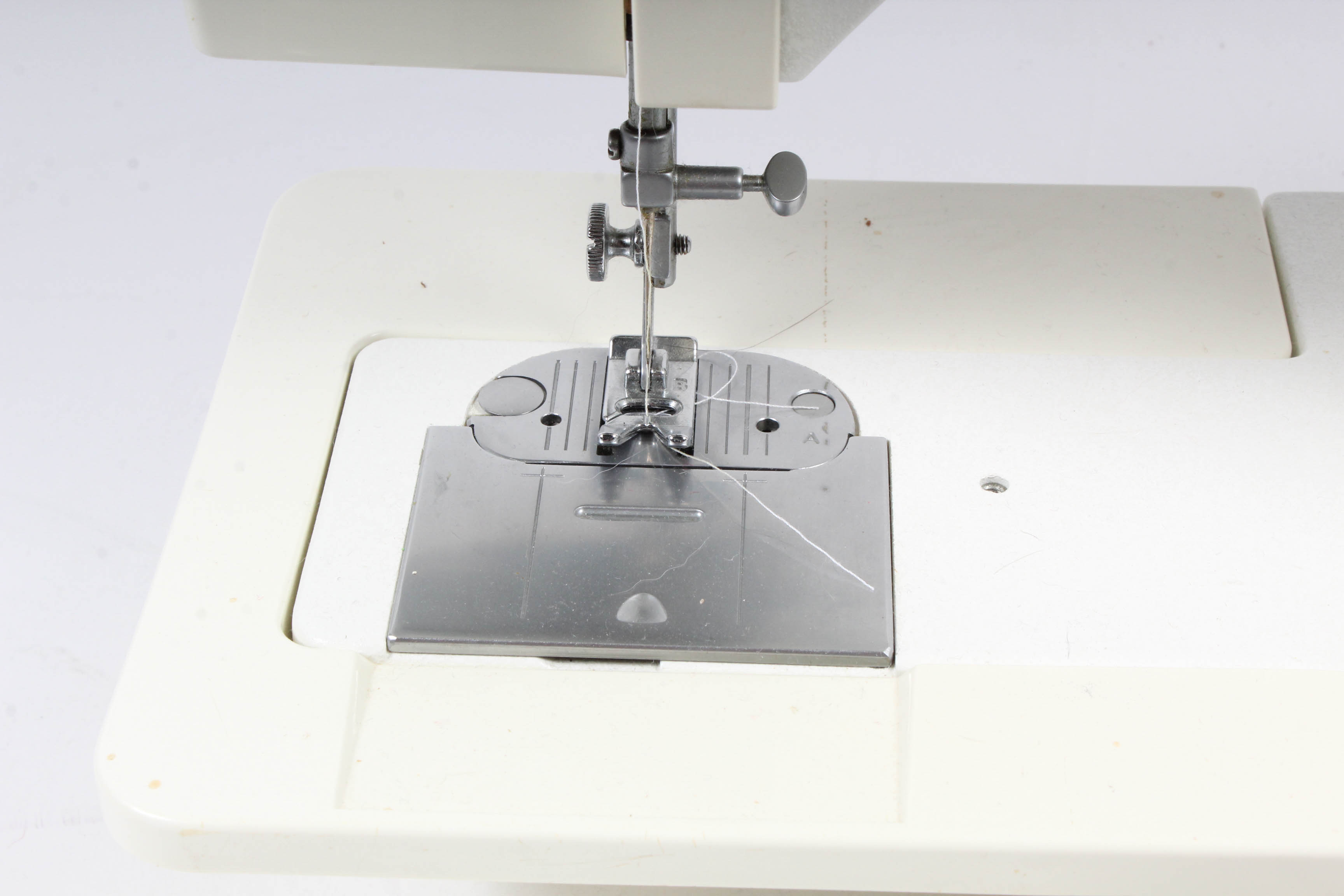 Singer Model 9030 Sewing Machine