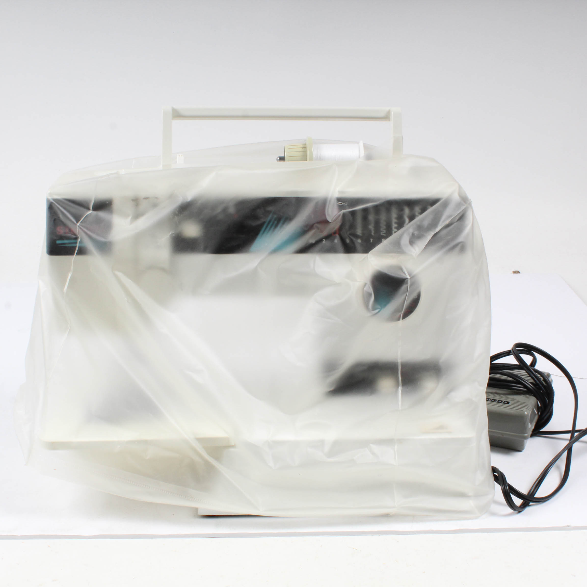 Singer Model 9030 Sewing Machine