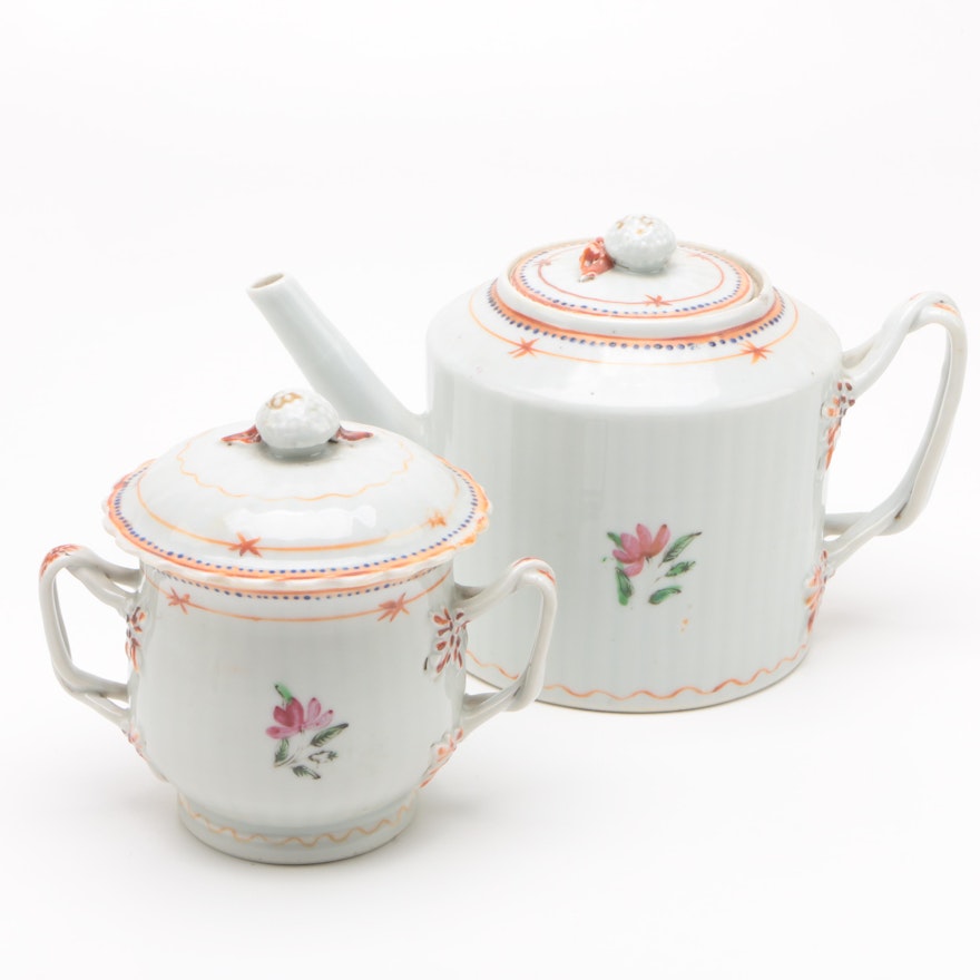 Late 18th to Early 19th Century Chinese Export Porcelain Teapot and Sugar Bowl