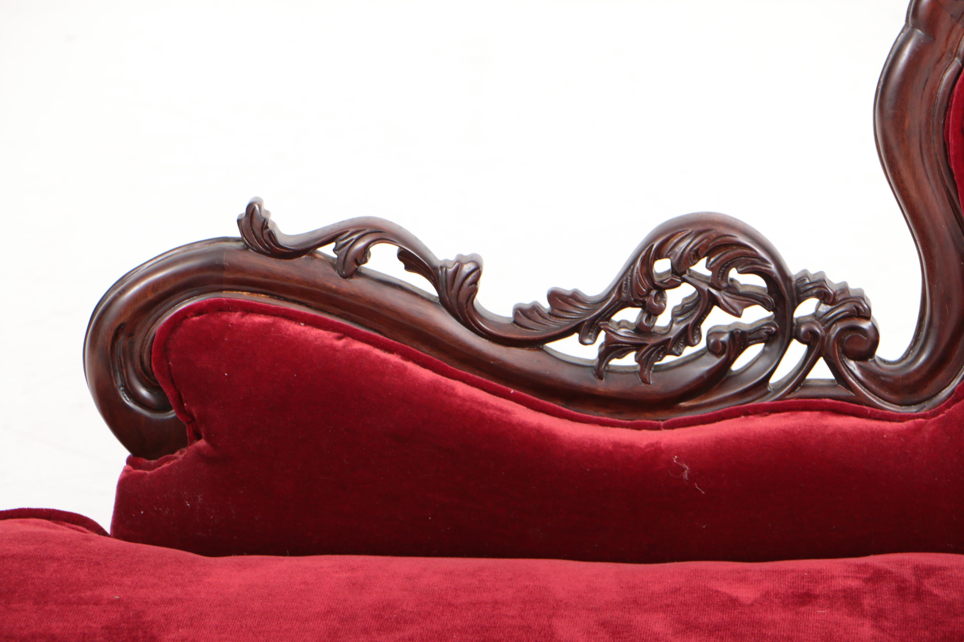 Victorian Style Mahogany Child's Recamier, 20th Century