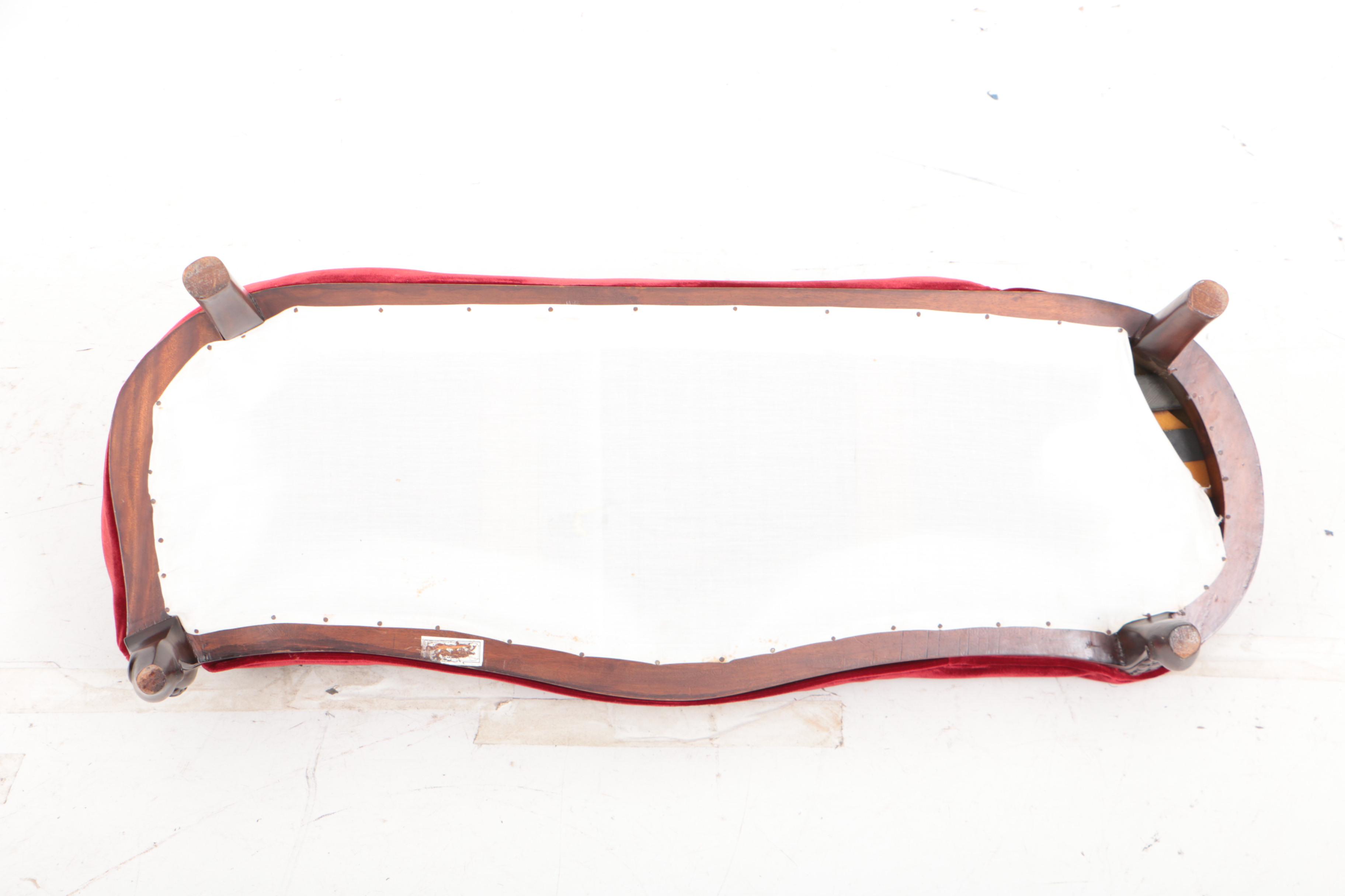 Victorian Style Mahogany Child's Recamier, 20th Century