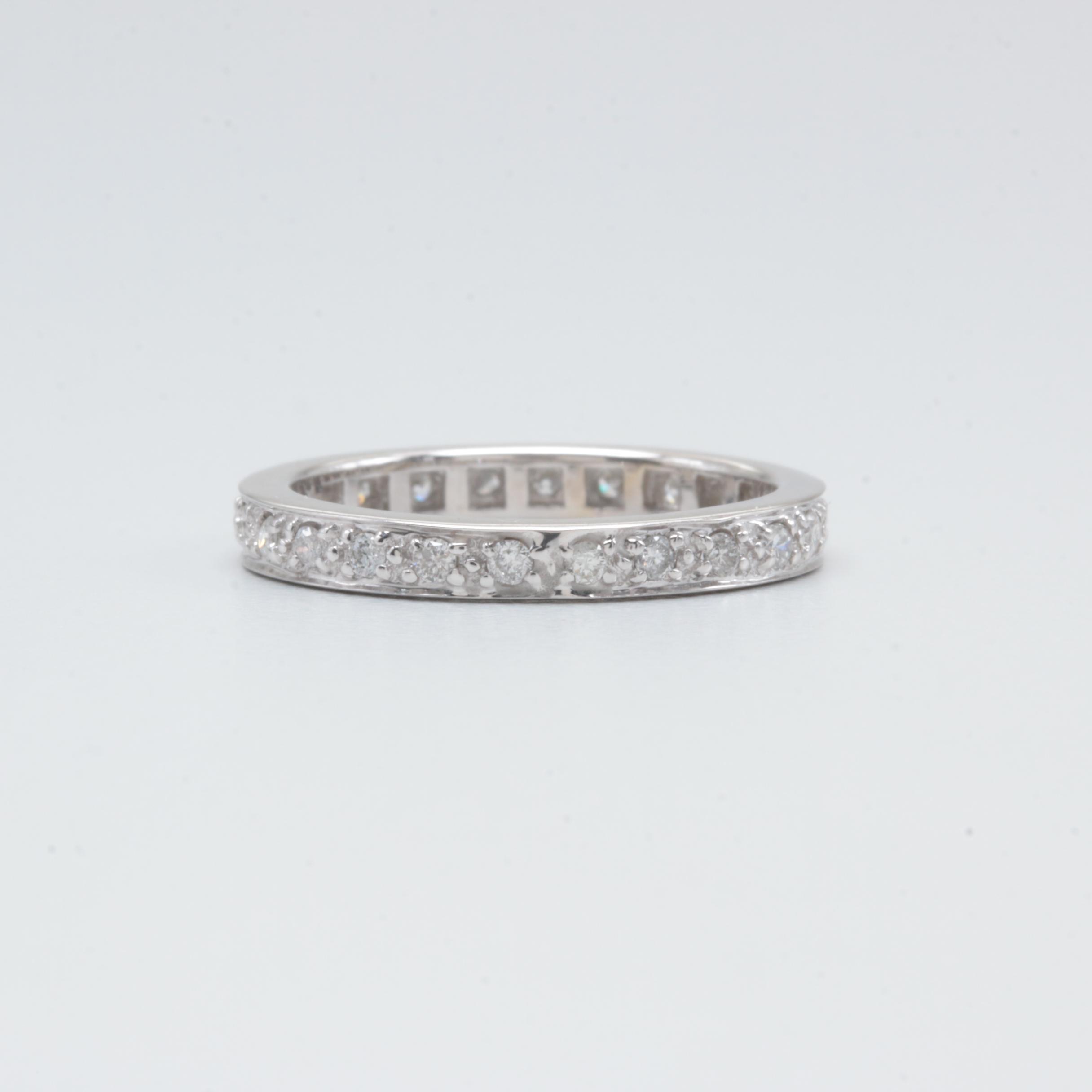 18K White Gold Diamond Ring