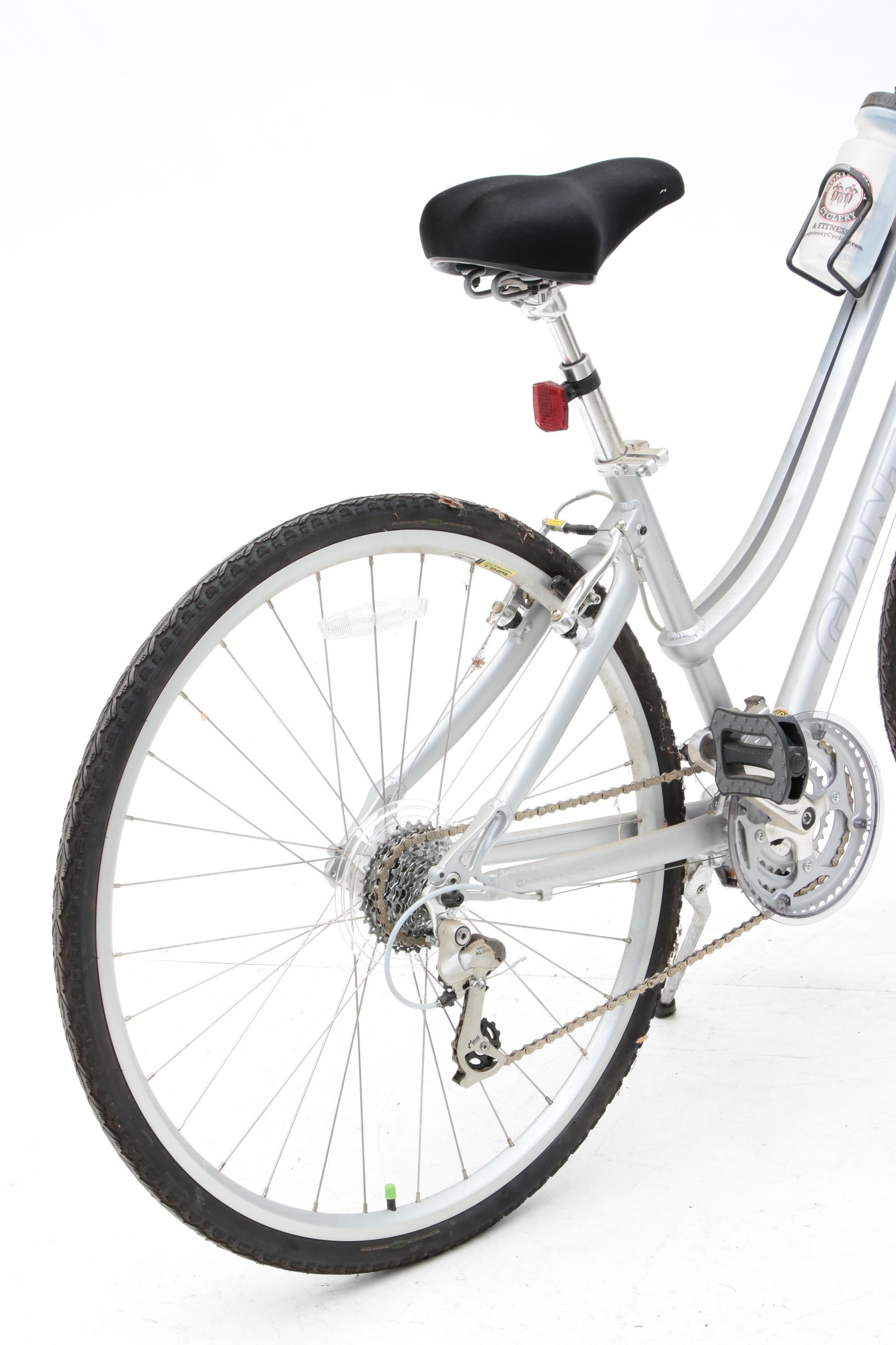 6061 Aluxx Road Bike by Giant