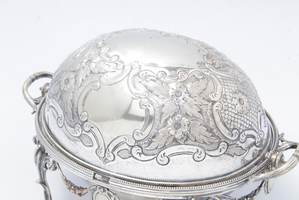 Henry Wilkinson & Co Ltd Sheffield Armorial Silver Plate Rolling Dome Server