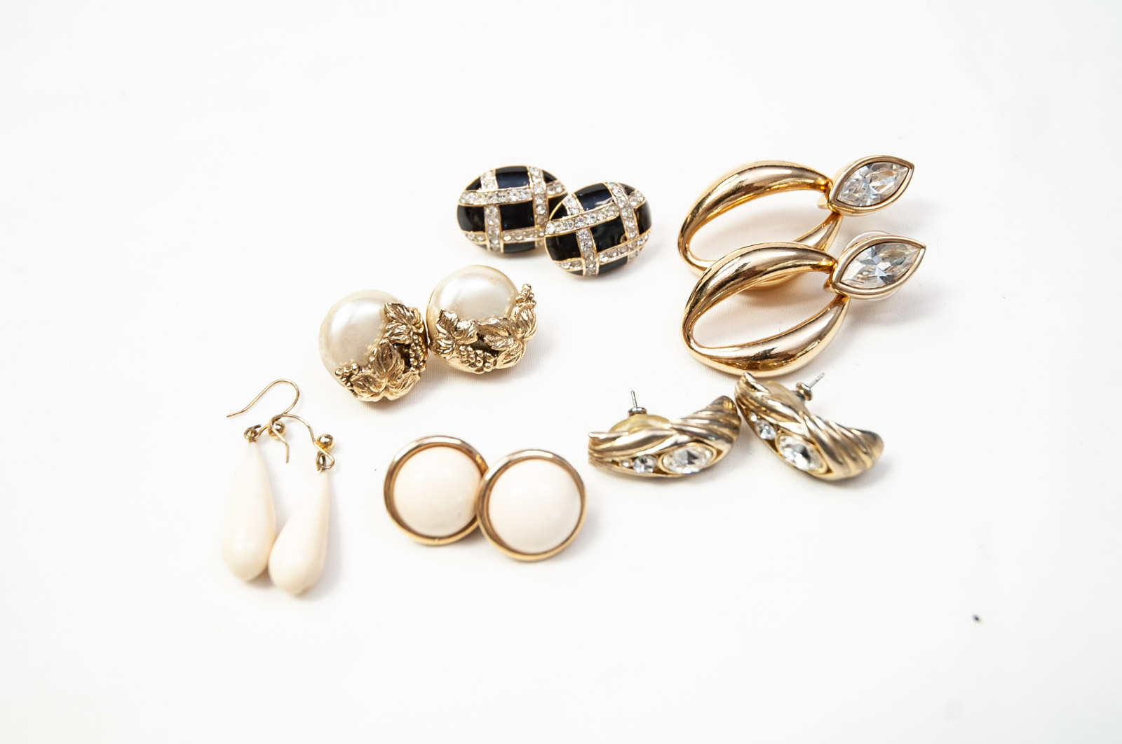 Gold-Tone and Enamel 1990s Jewelry Assortment Featuring Giovanni