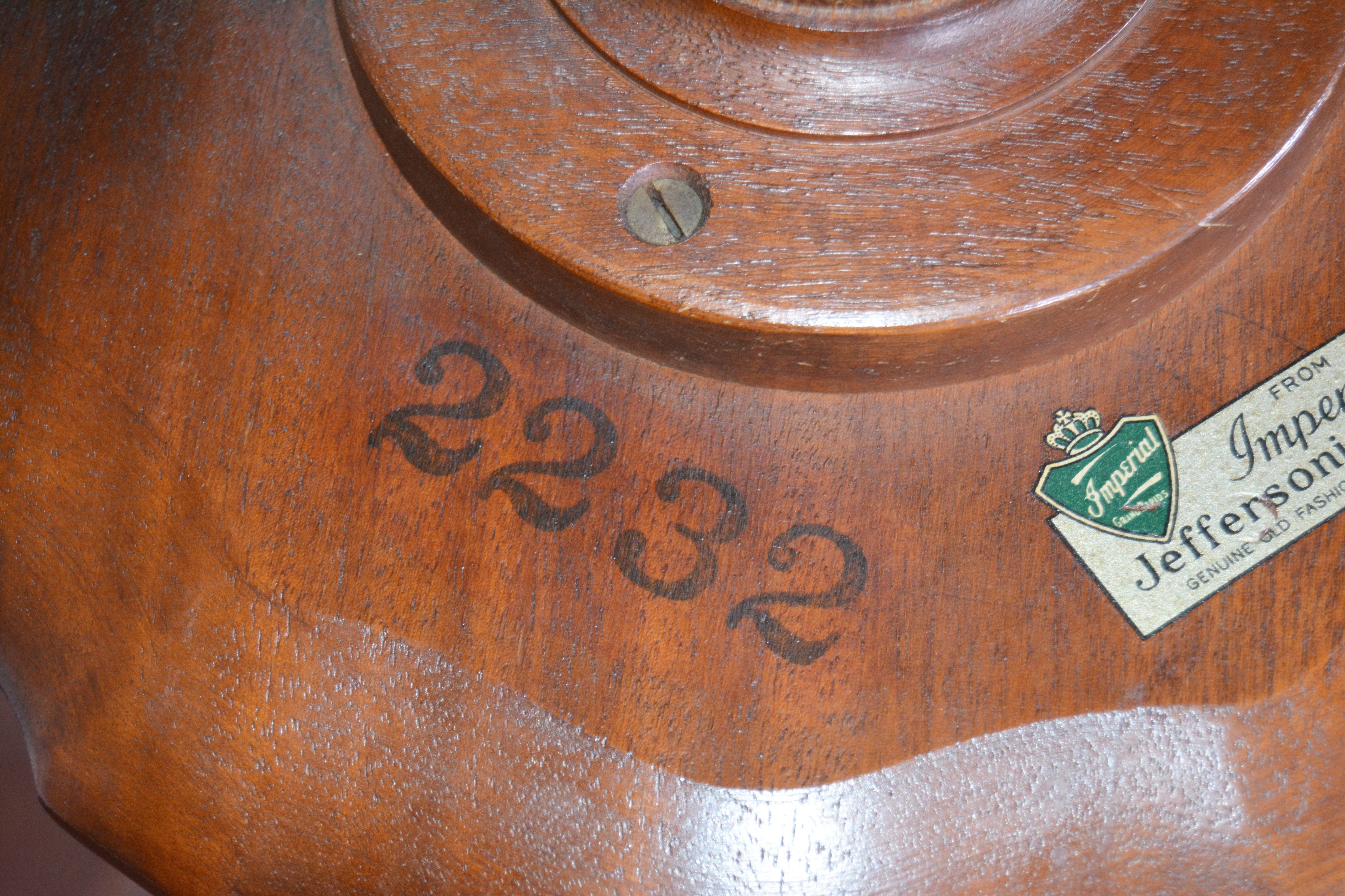 Pair of Imperial "Jeffersonian Group" Mahogany Plant Stands, 20th Century