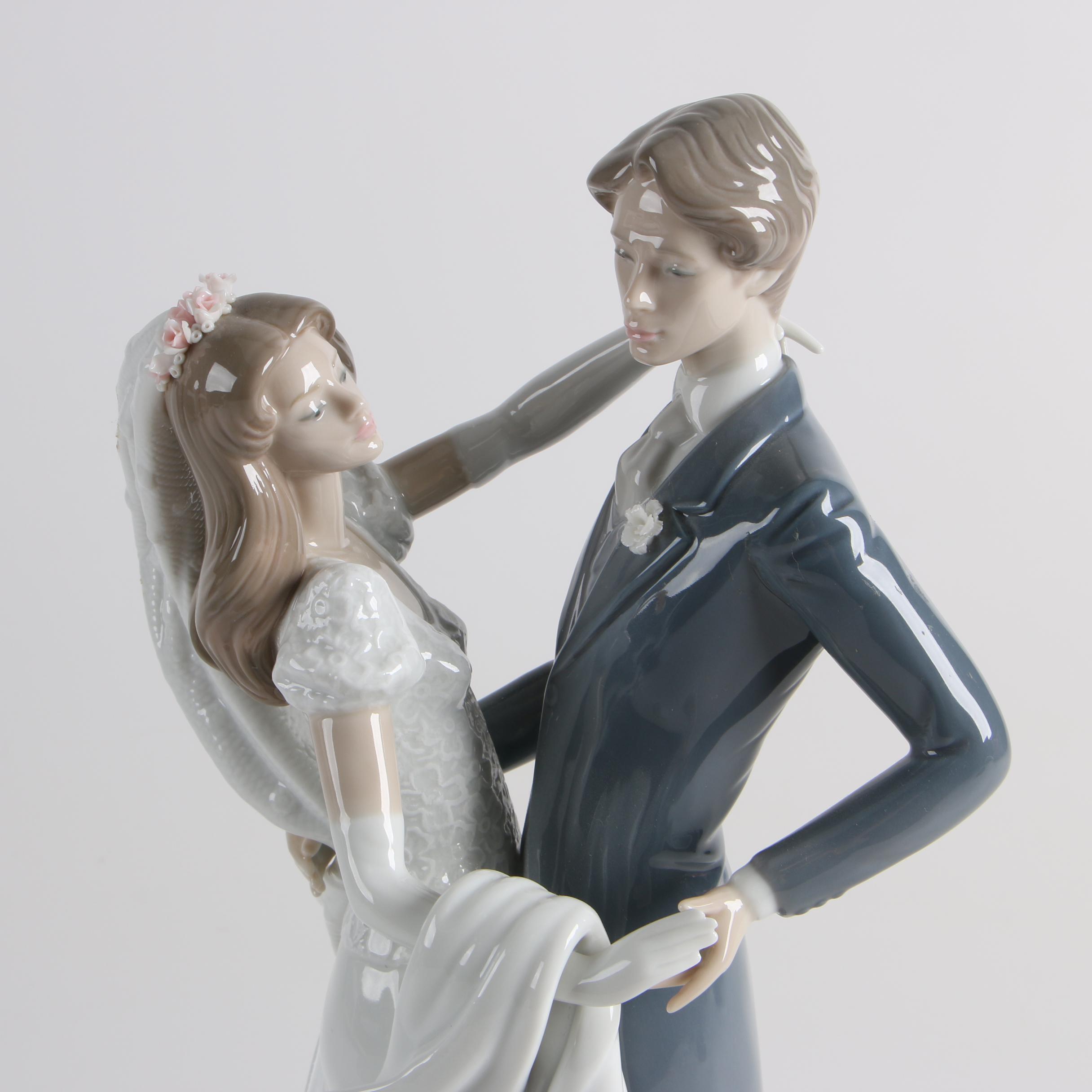 Vintage Lladró "I Love You Truly" Porcelain Figurine