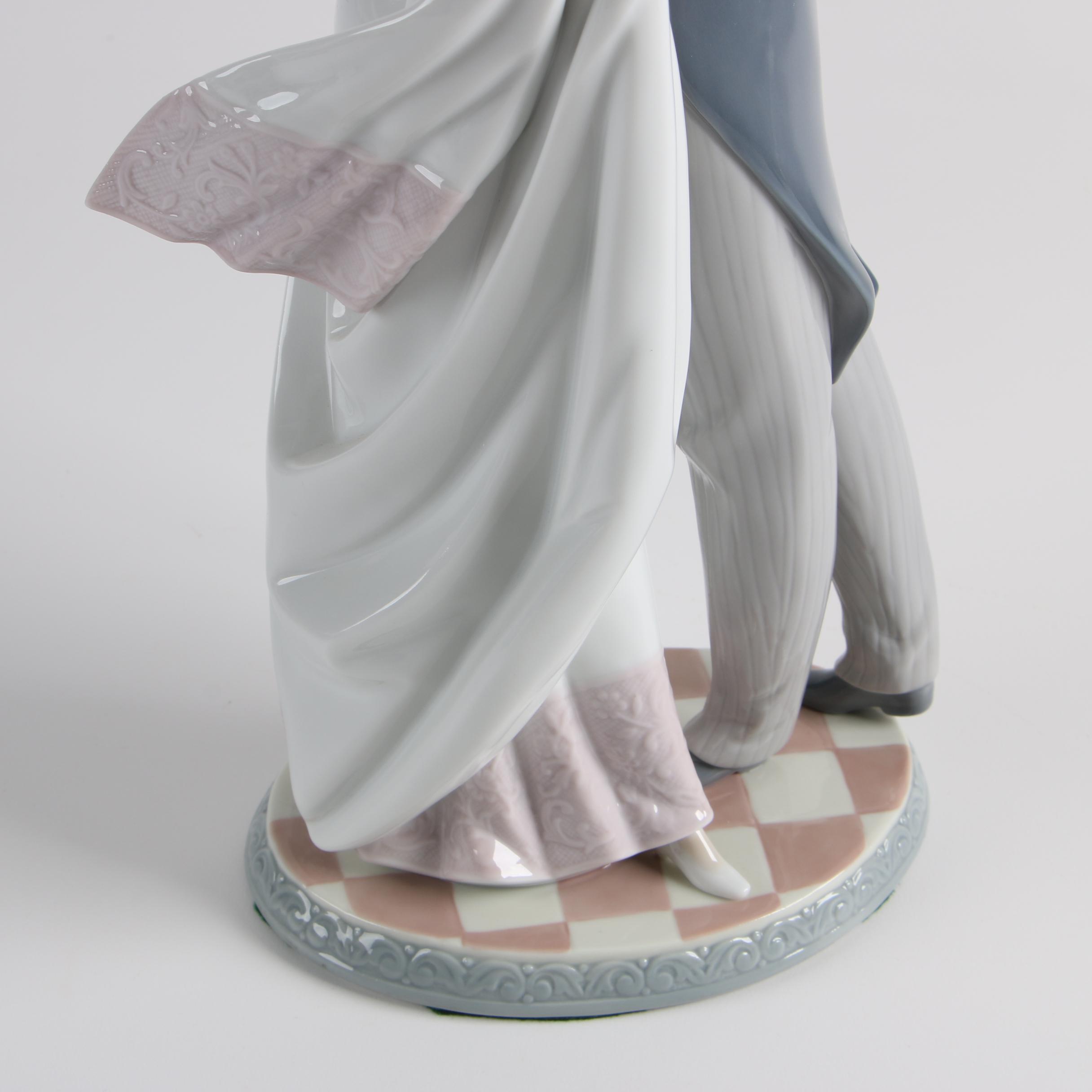 Vintage Lladró "I Love You Truly" Porcelain Figurine
