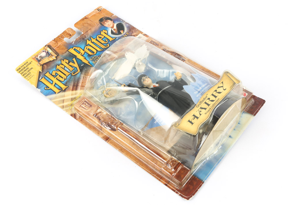 "Harry Potter and the Sorcerer's Stone" Gryffindor Harry Figurine