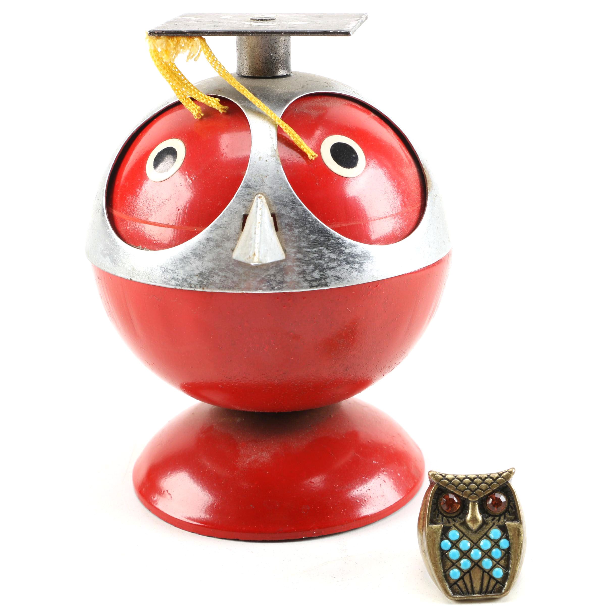 Vintage Owl Themed Spinning Ash Receiver and Costume Ring