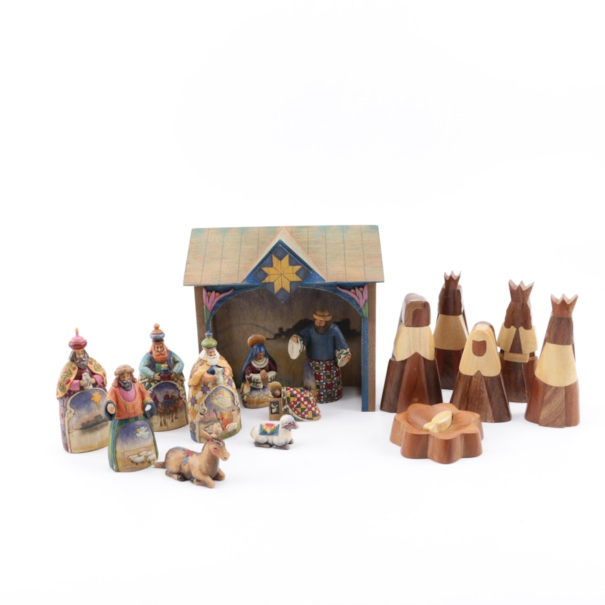 Heartwood Creek Nativity with Crèche Figurines