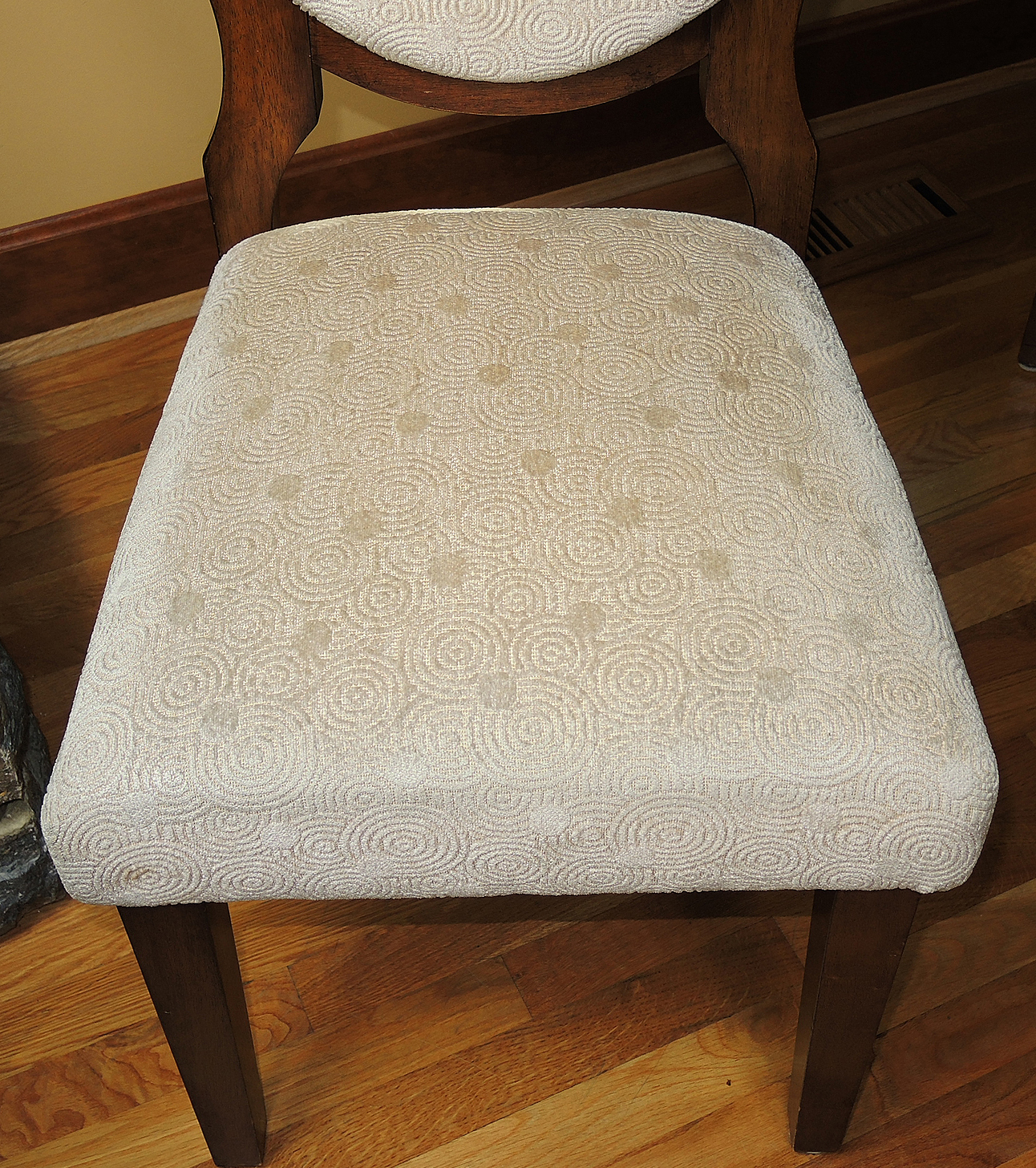 Pedestal Table and Chairs by Bombay Outlet