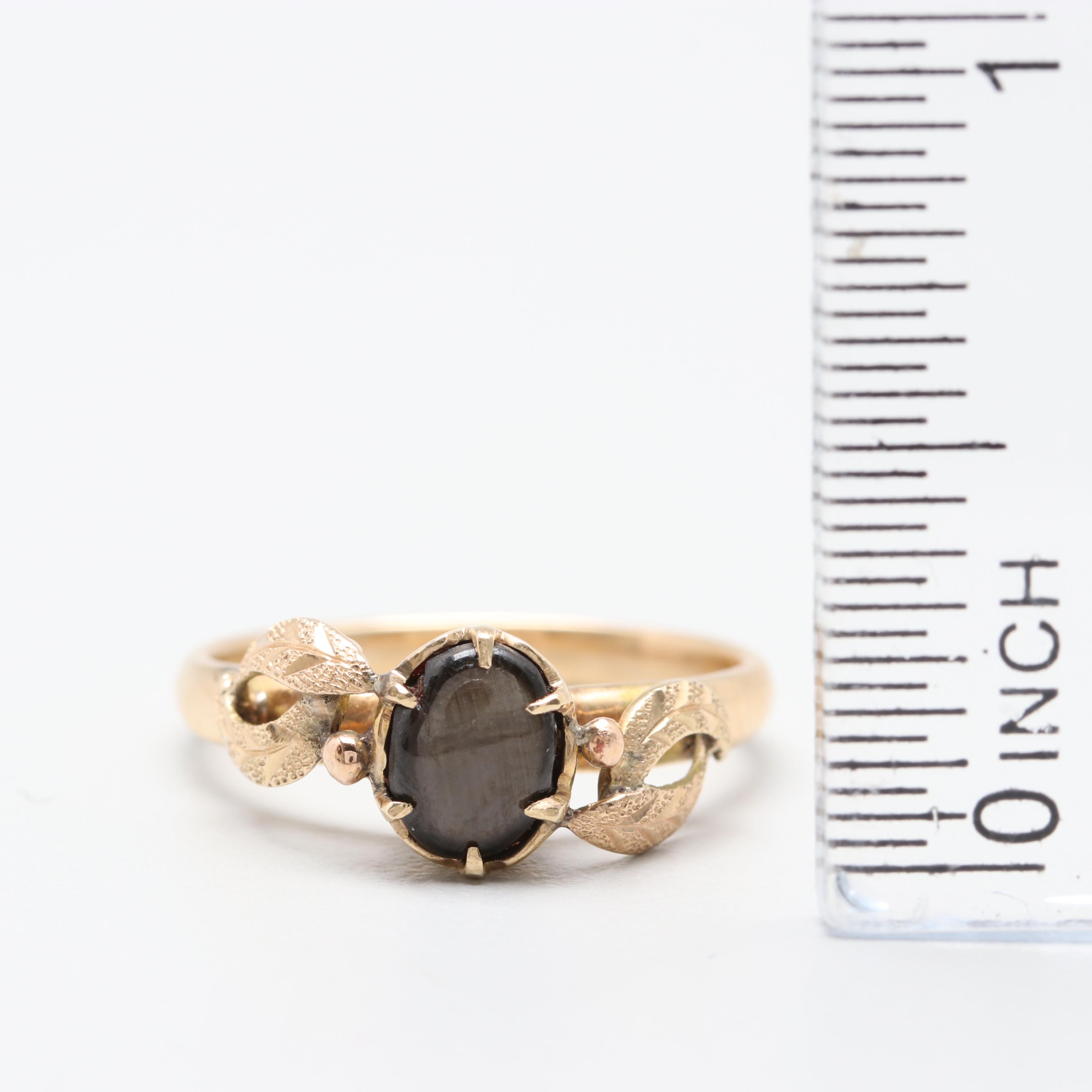 Vintage 14K Yellow Gold Black Star Sapphire Ring