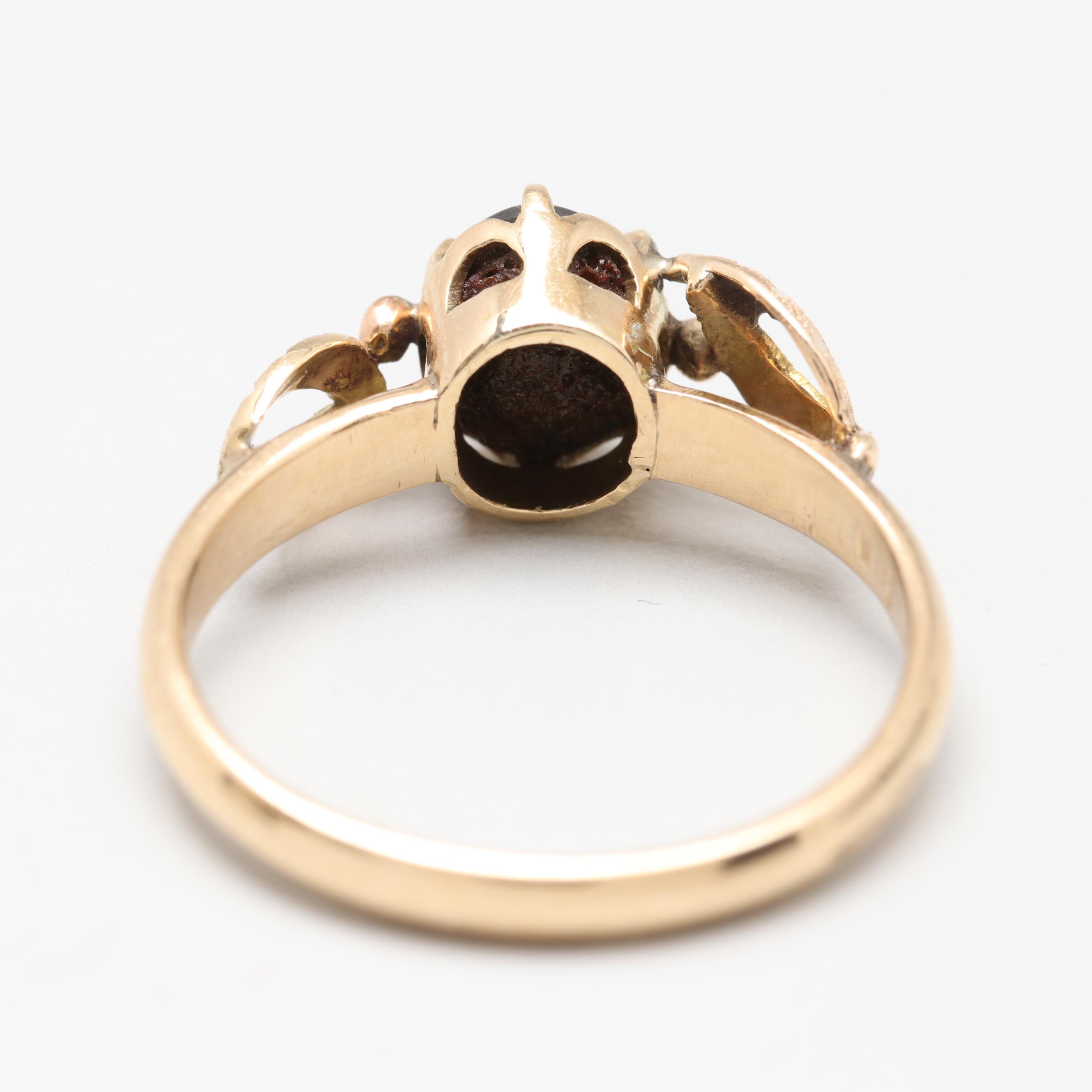 Vintage 14K Yellow Gold Black Star Sapphire Ring