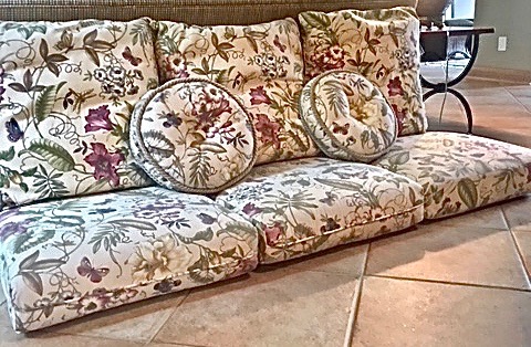 Lloyd Flanders Five-Piece Woven Outdoor Patio Furniture and Multiple Cushion Set
