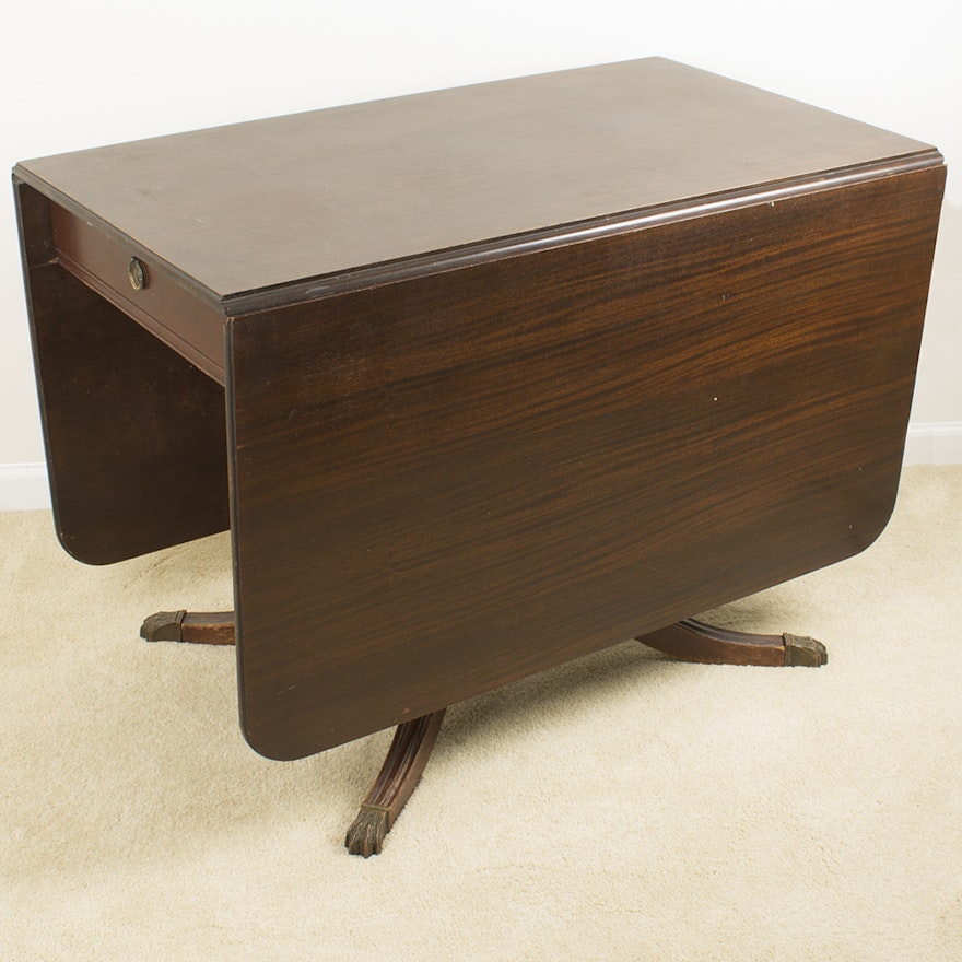 Federal Style Mahogany Drop Leaf Table by Brandt