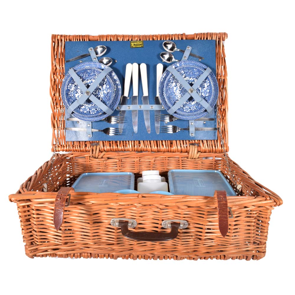 Vintage Braxton English Picnic Basket and Dinnerware