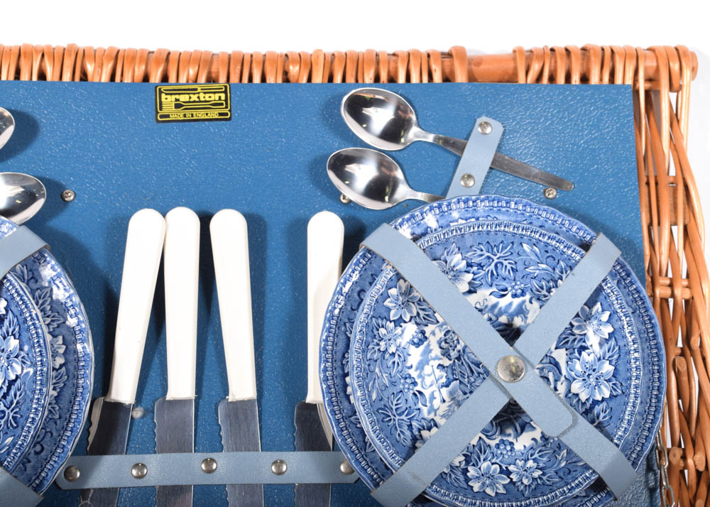 Vintage Braxton English Picnic Basket and Dinnerware