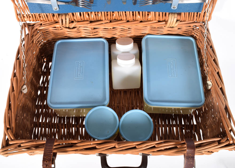 Vintage Braxton English Picnic Basket and Dinnerware
