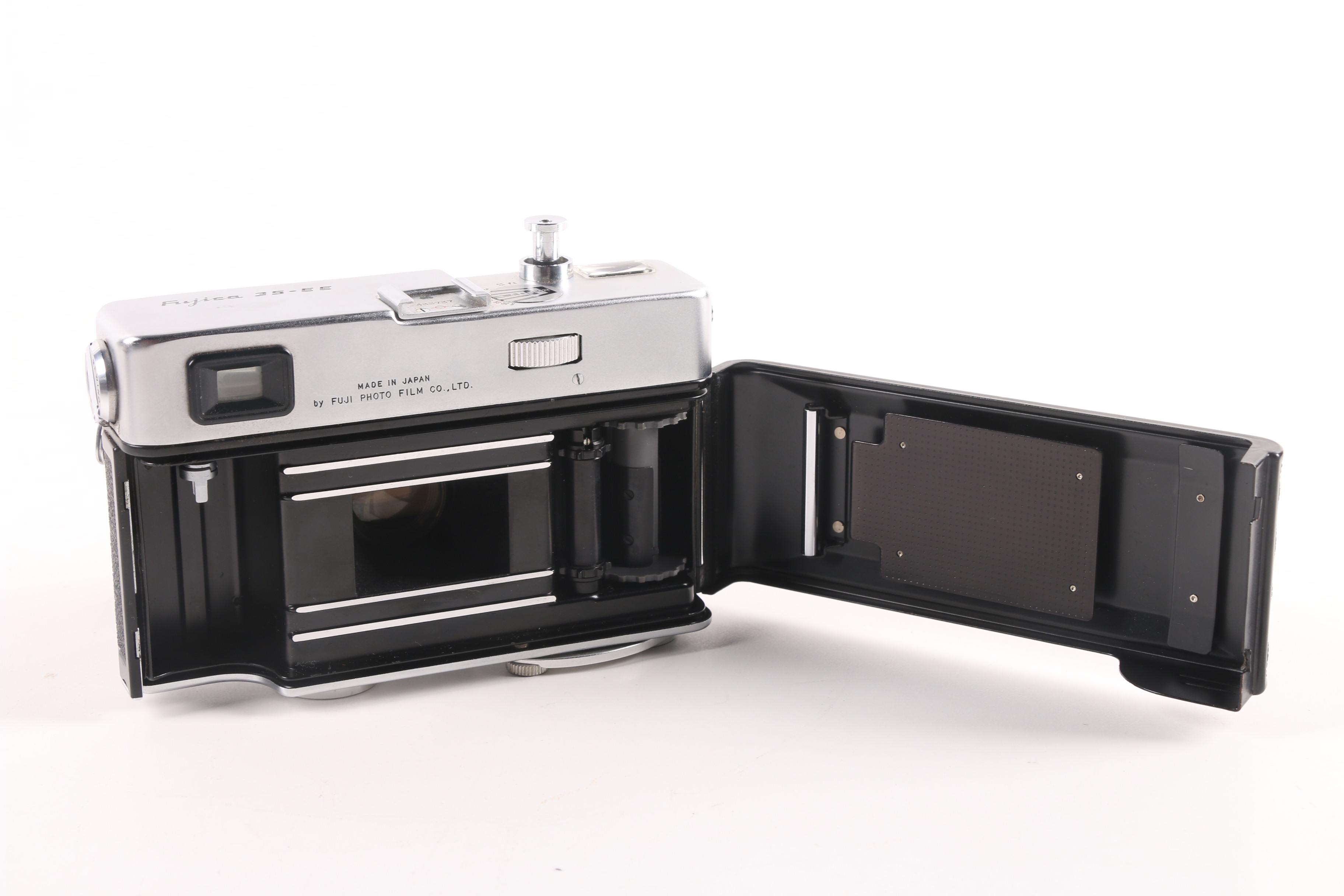 Vintage Fujica 35-EE  35mm Rangefinder Camera with Leather Case