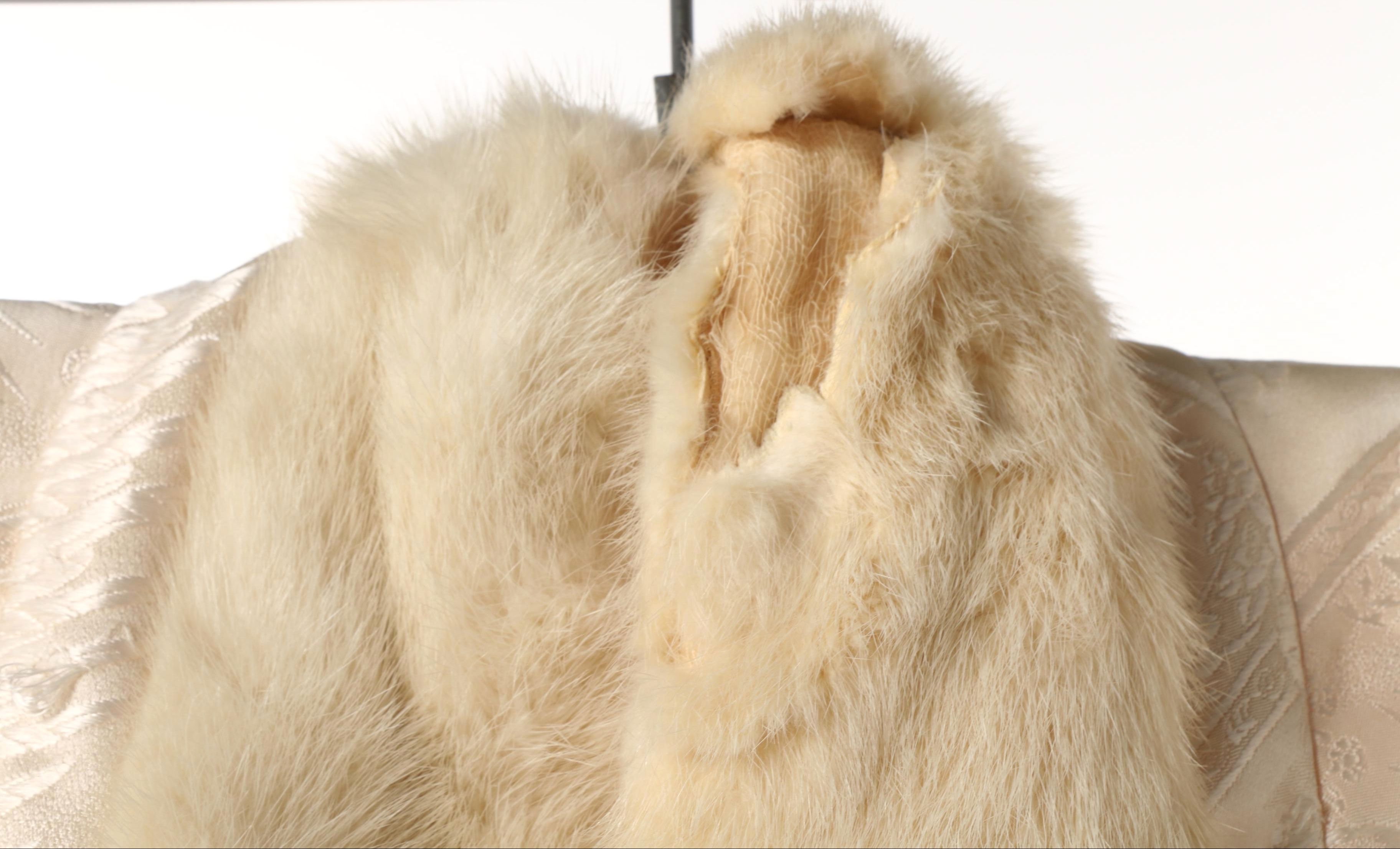 Japanese Off-White Silk Damask Shiro-Uchikake Kimono with Mink Fur Collar