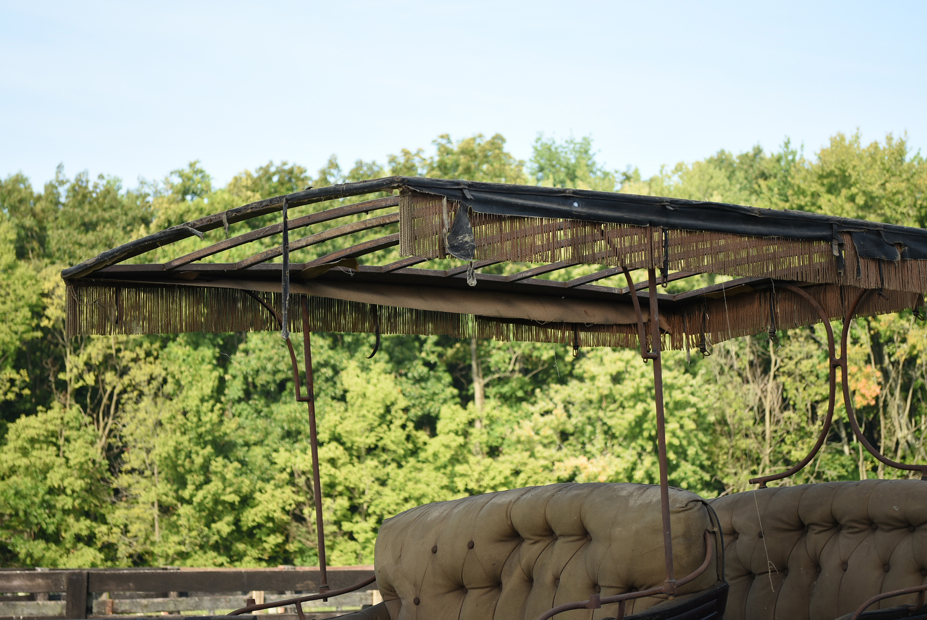 Late 19th Century Horse Drawn Buggy Glen Falls Buckboard Surrey For Restoration