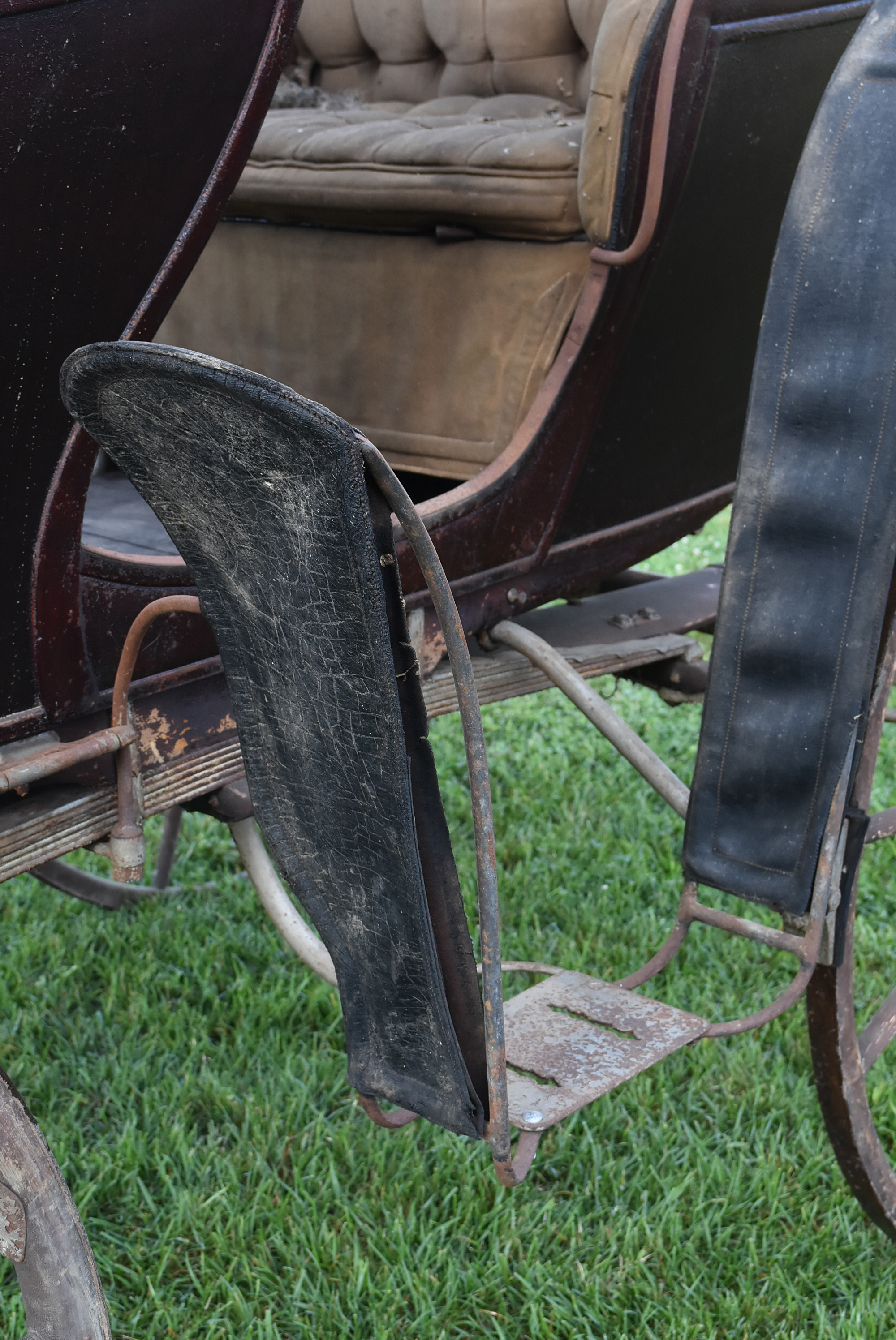 Late 19th Century Horse Drawn Buggy Glen Falls Buckboard Surrey For Restoration