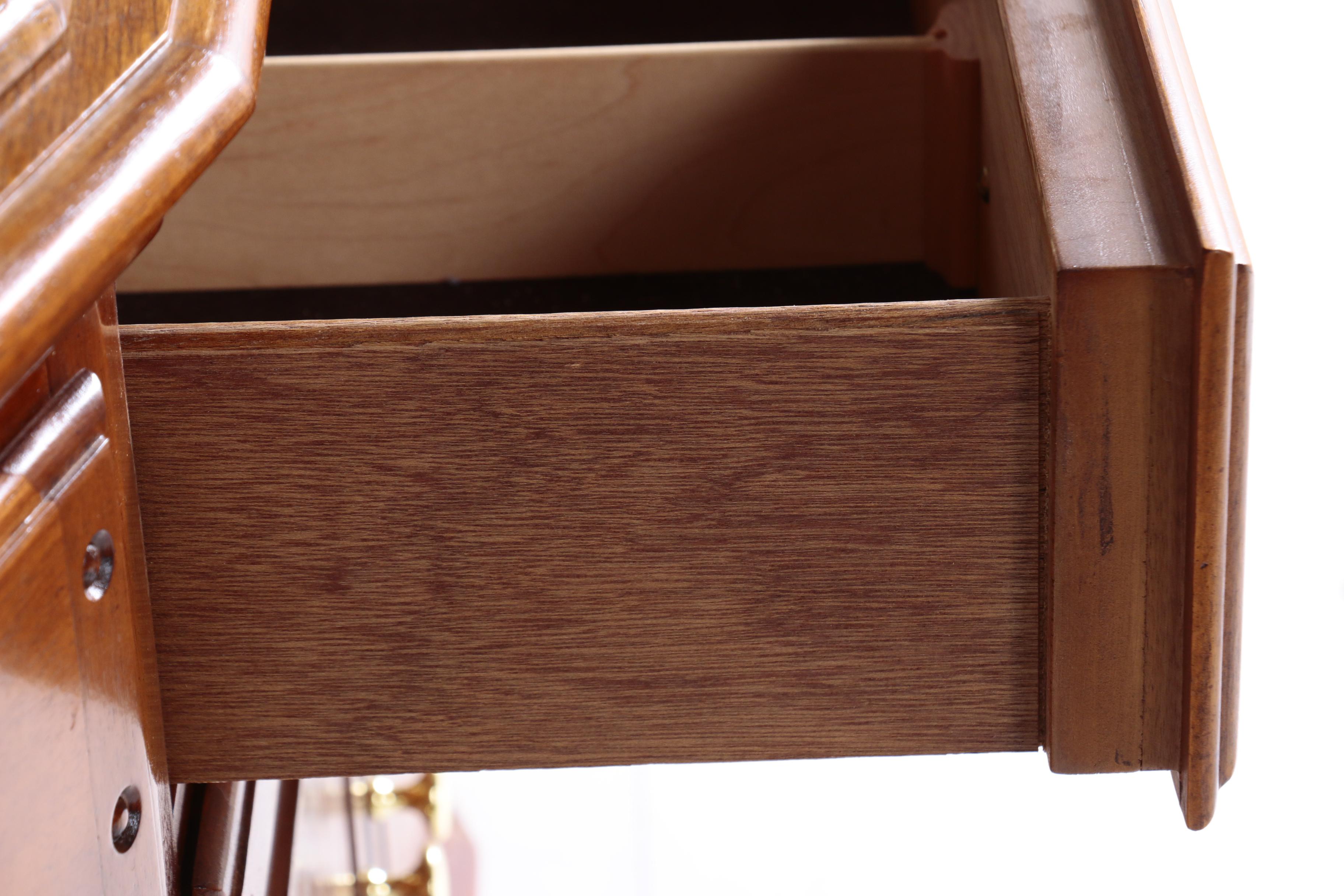 George III Style Oak-Veneered Two-Piece China Cabinet by Lexington, 20th Century