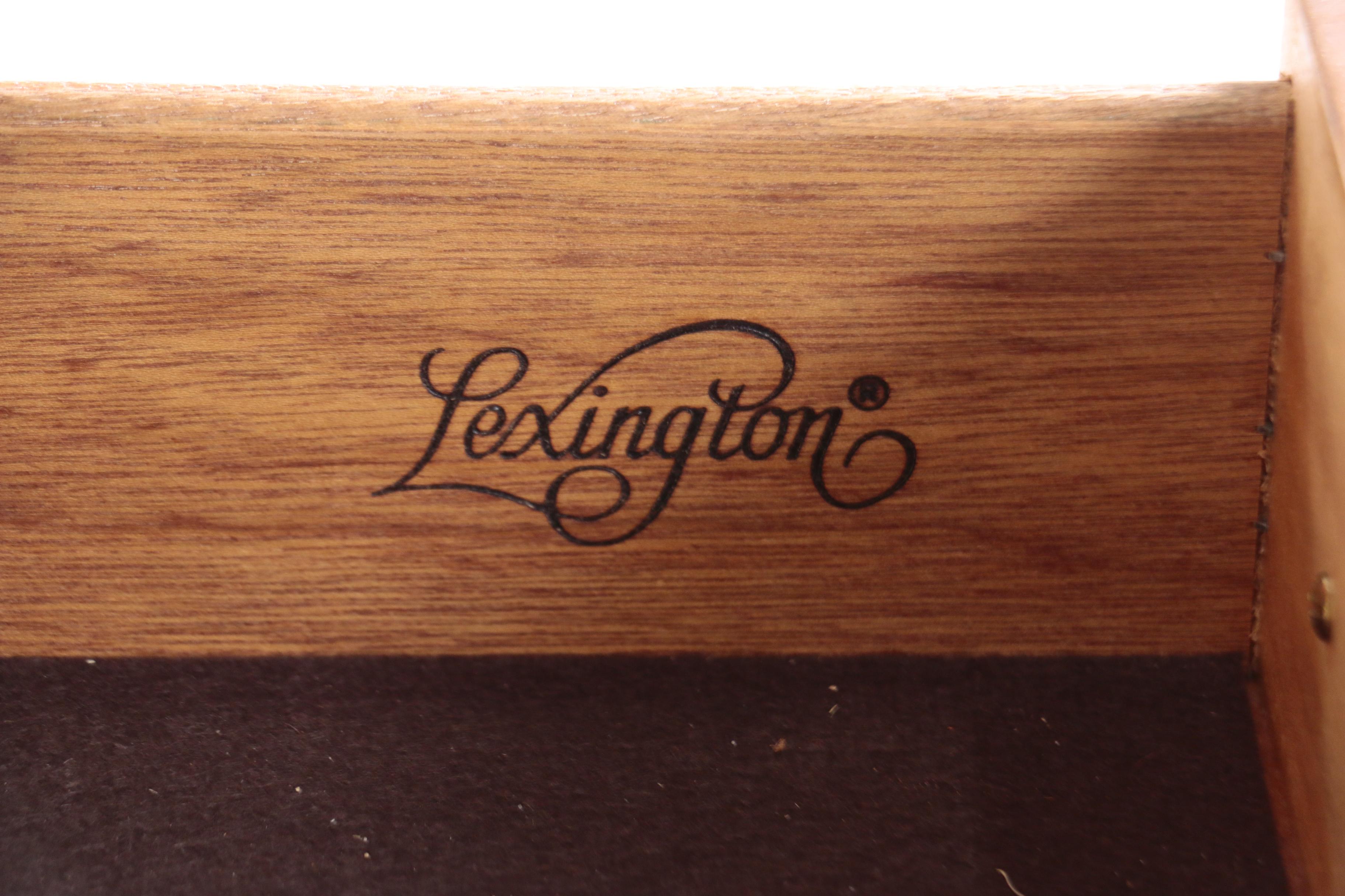 George III Style Oak-Veneered Two-Piece China Cabinet by Lexington, 20th Century