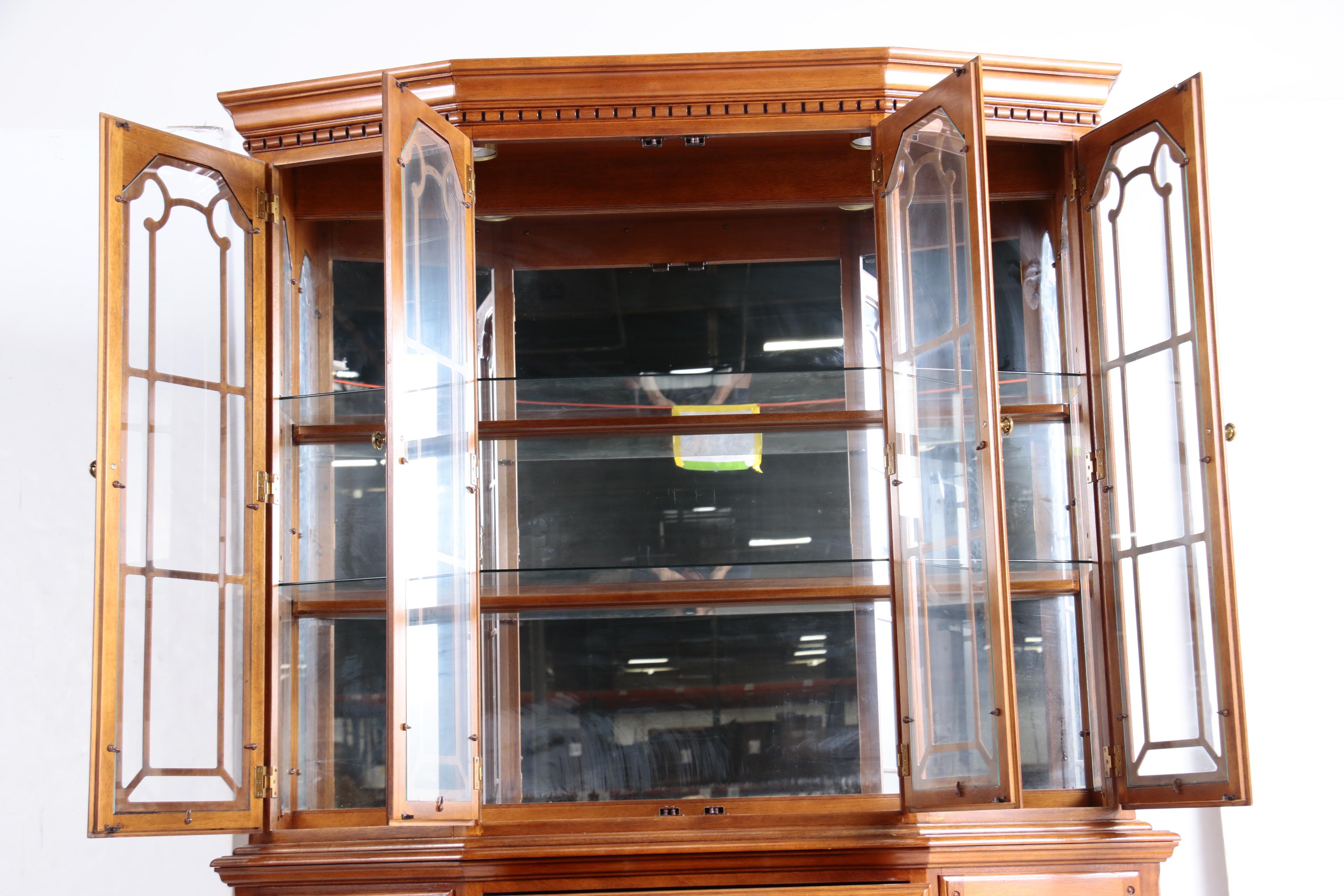 George III Style Oak-Veneered Two-Piece China Cabinet by Lexington, 20th Century