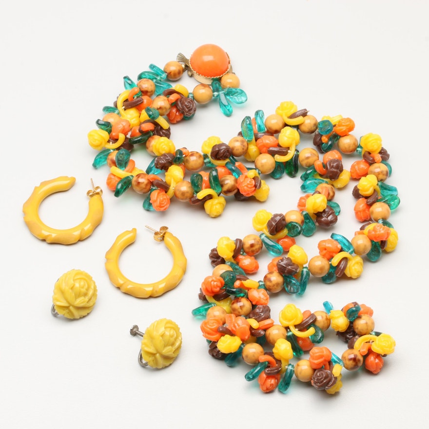 Vintage Early Plastic and Bakelite Jewelry Assortment