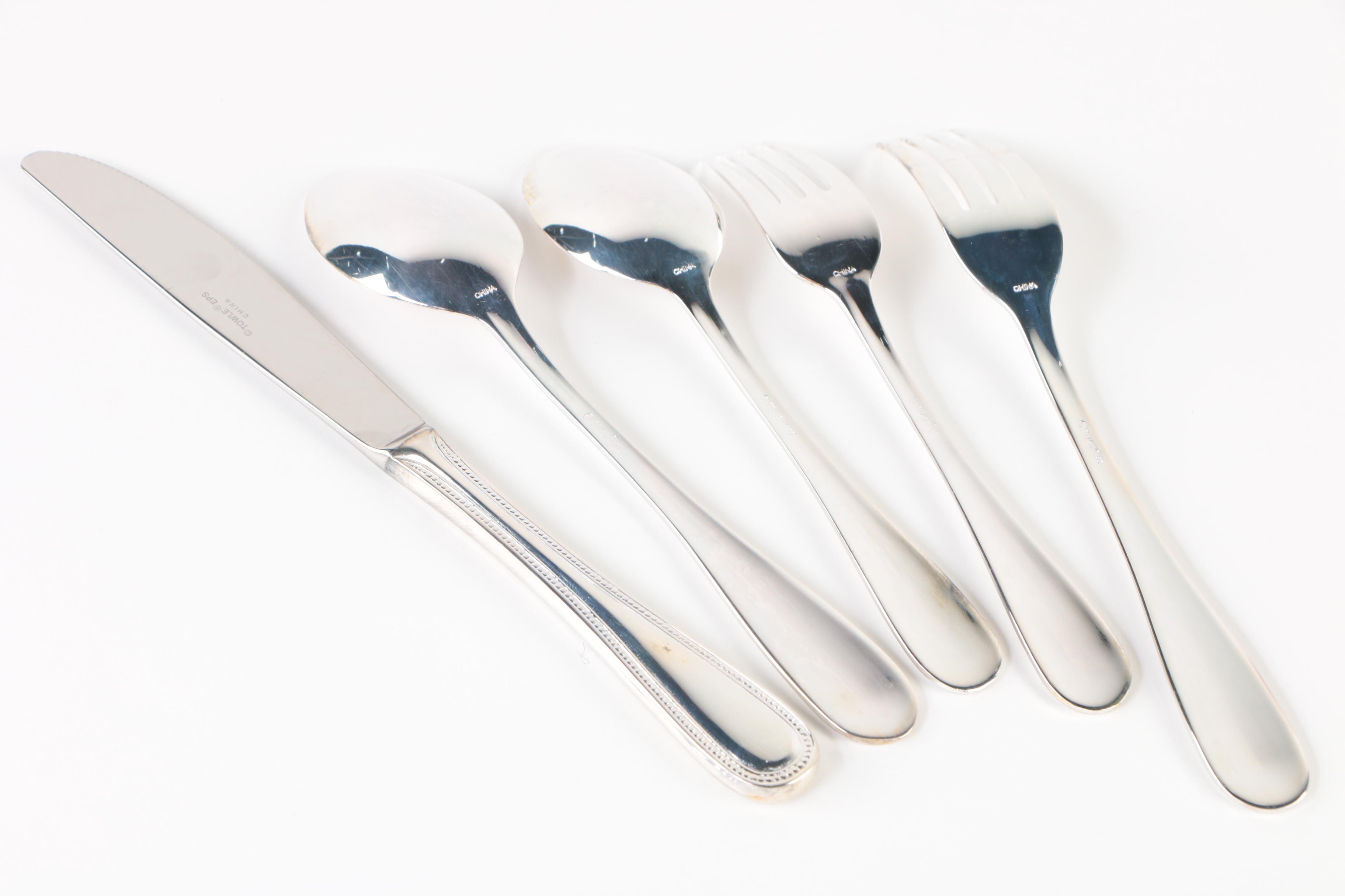 Towle Silversmiths "Beaded Antique" Silver Plate Flatware Set with Chest