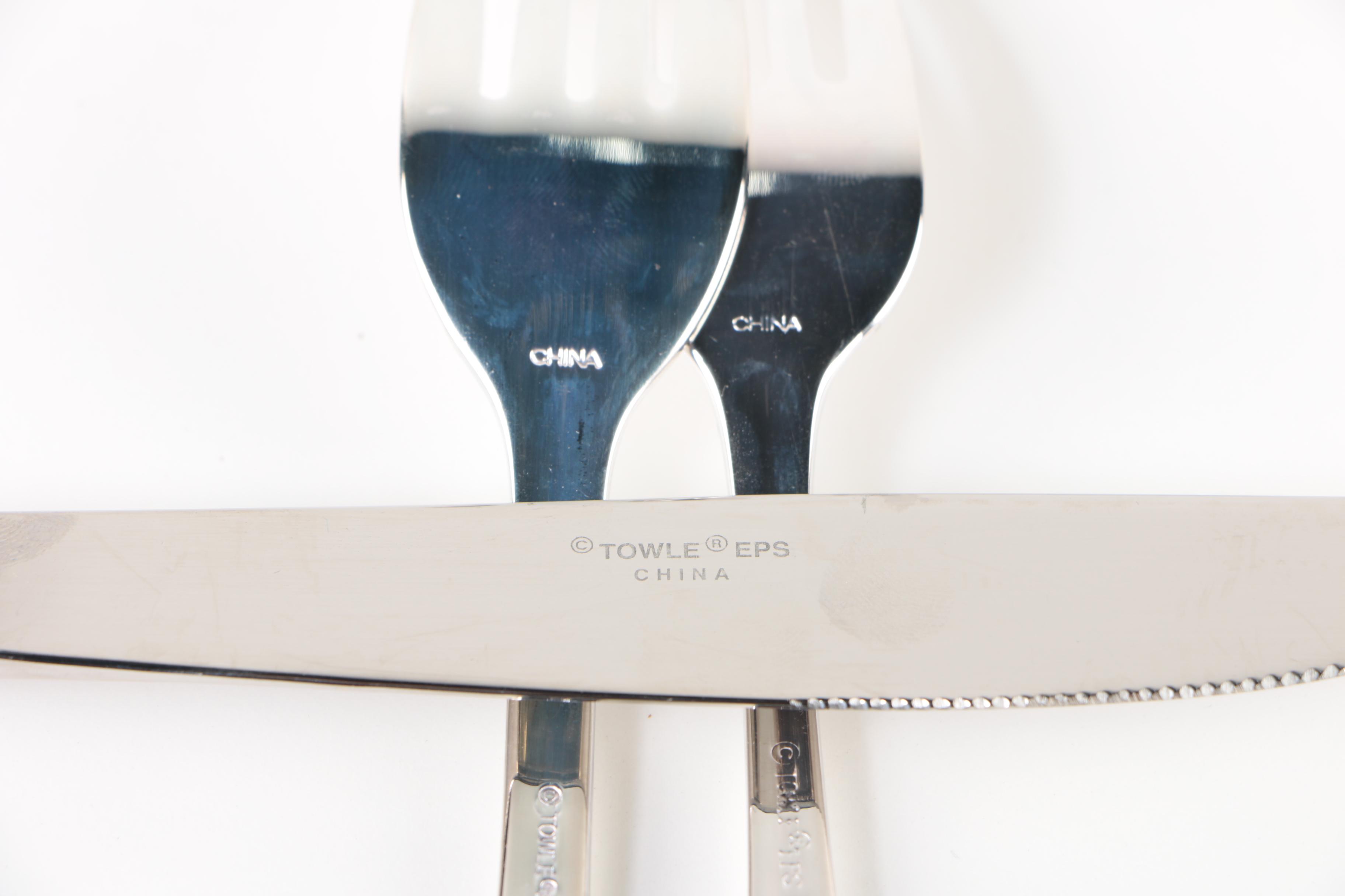 Towle Silversmiths "Beaded Antique" Silver Plate Flatware Set with Chest