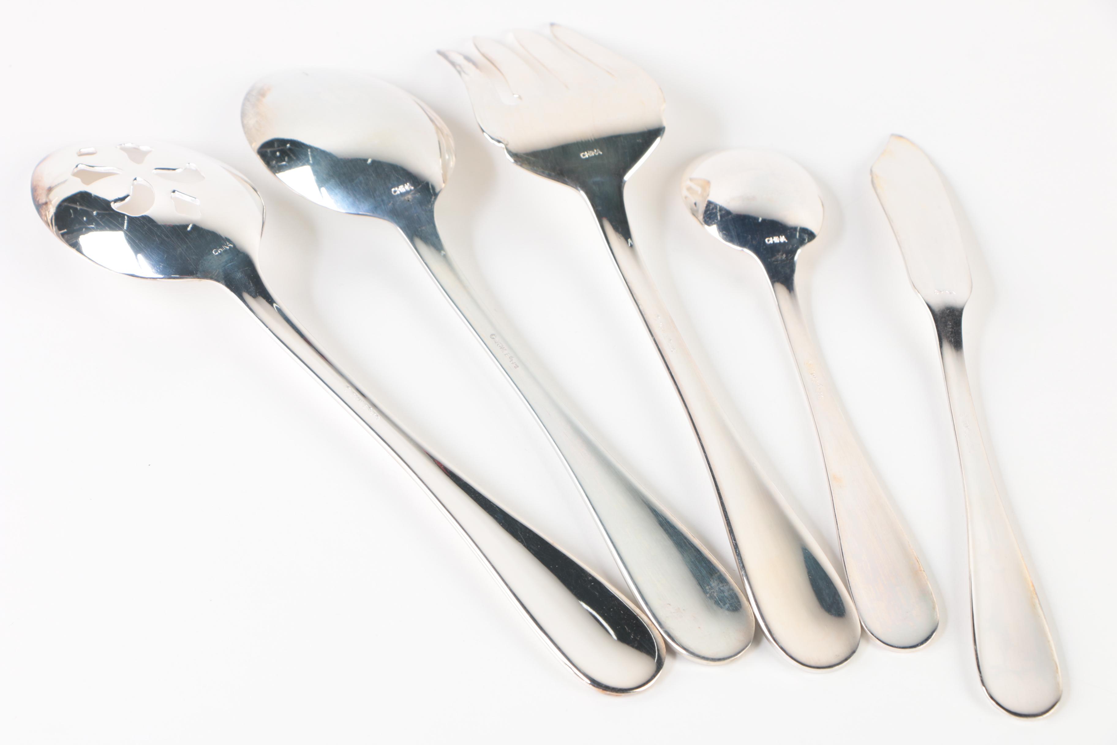 Towle Silversmiths "Beaded Antique" Silver Plate Flatware Set with Chest