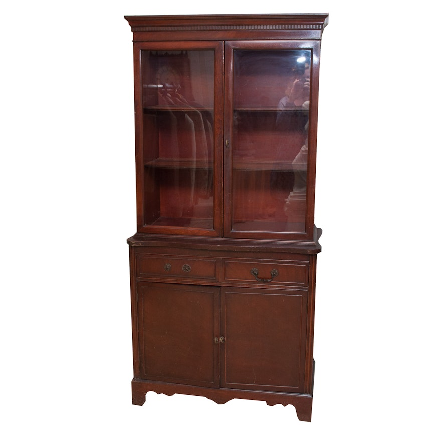 Federal Style Mahogany China Cabinet, Early to Mid-20th Century