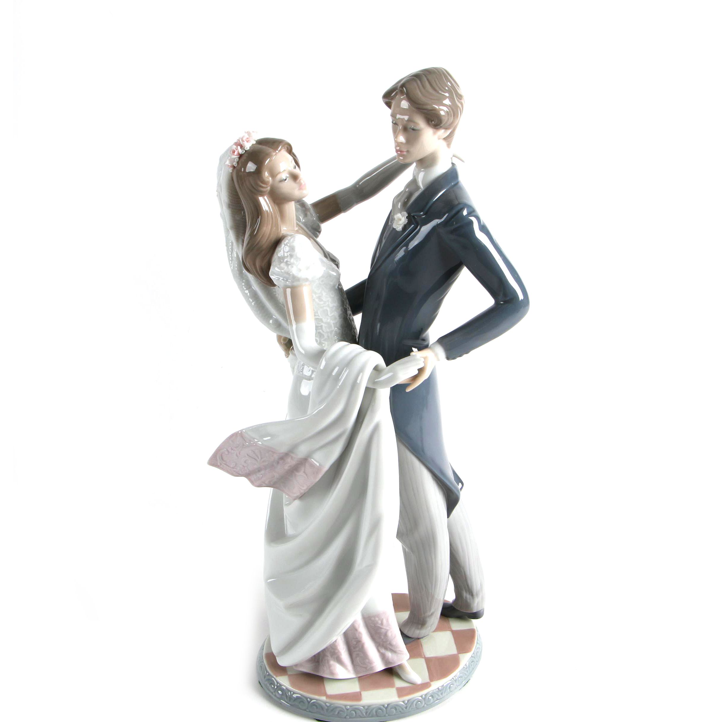 Vintage Lladró "I Love You Truly" Porcelain Figurine