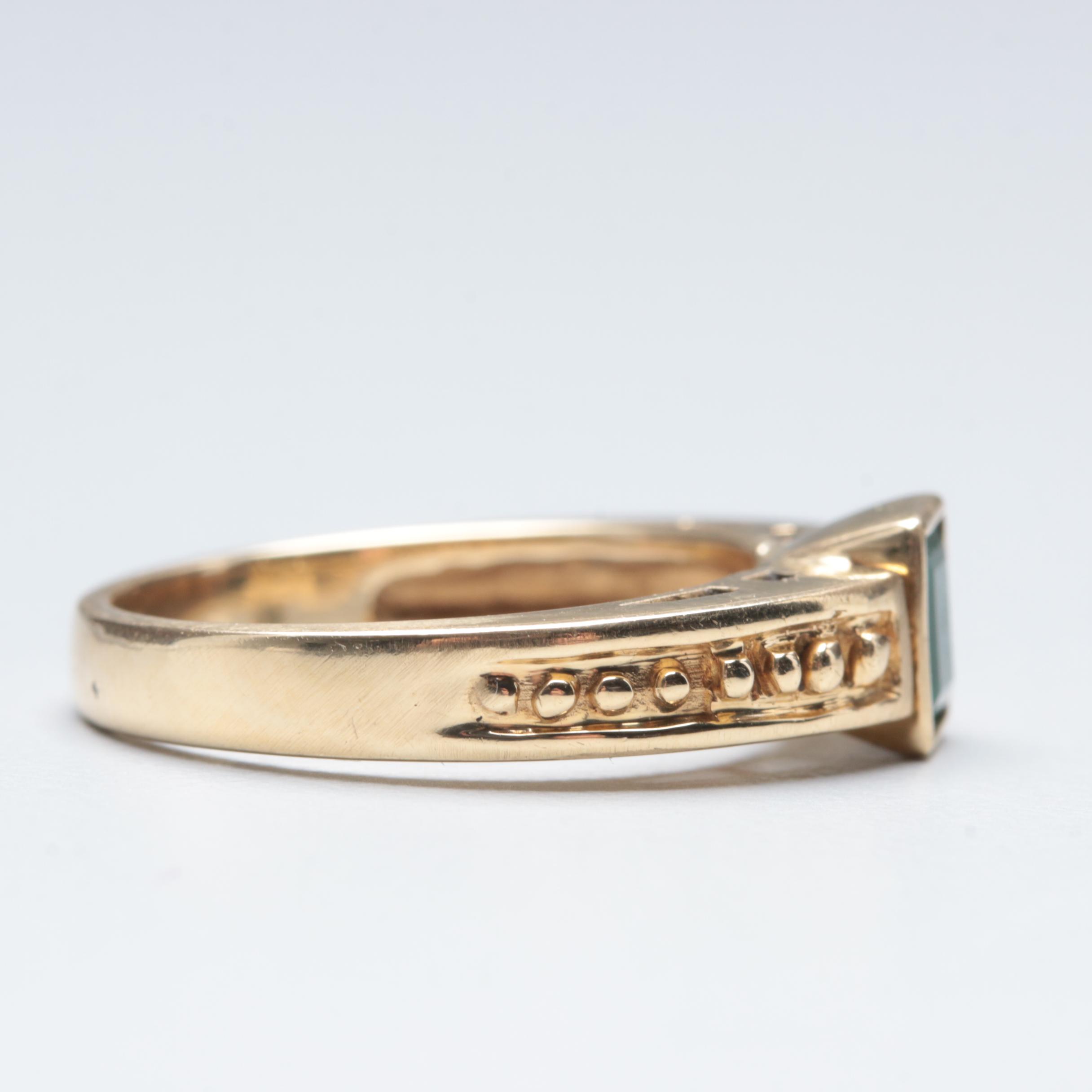 18K Yellow Gold Emerald Ring