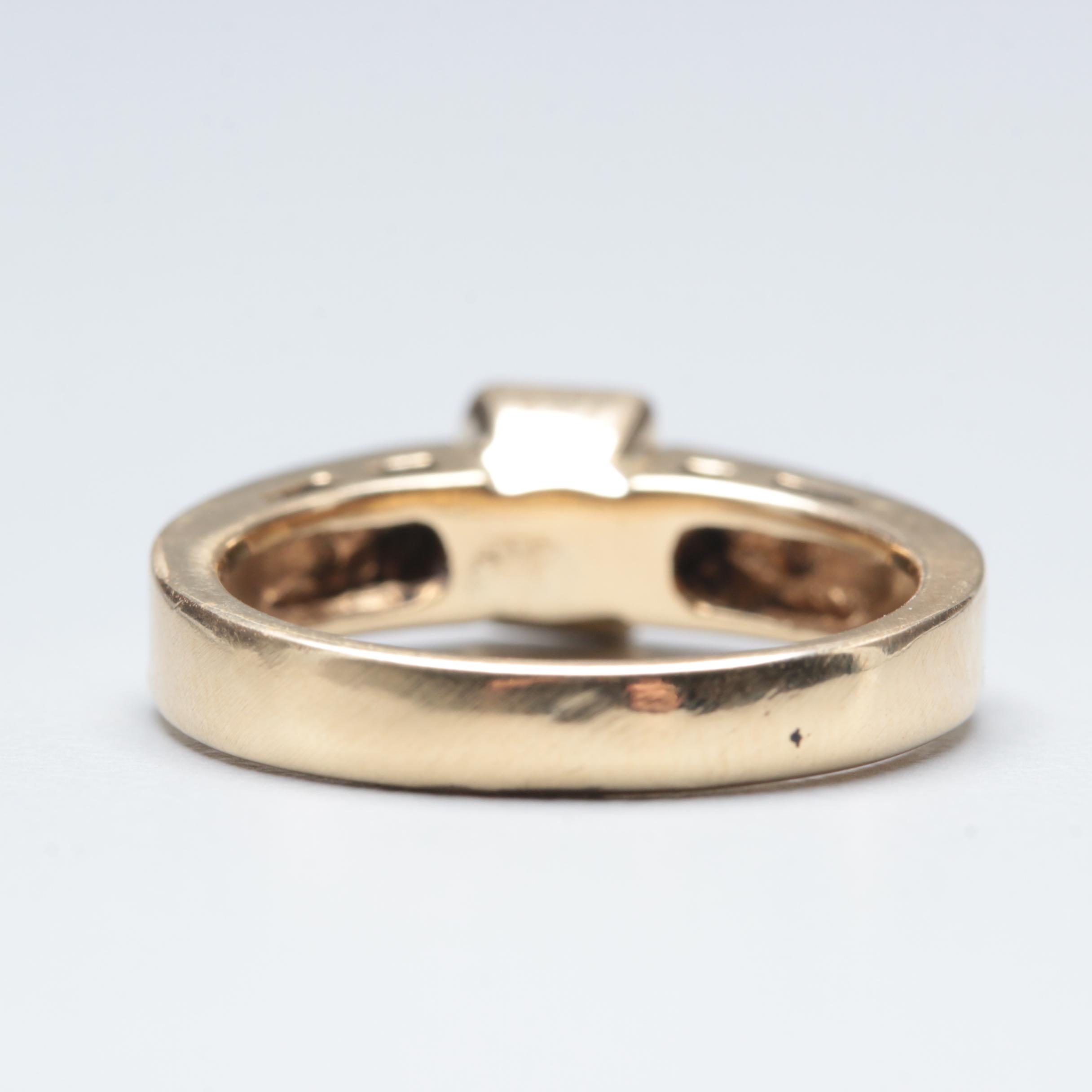 18K Yellow Gold Emerald Ring