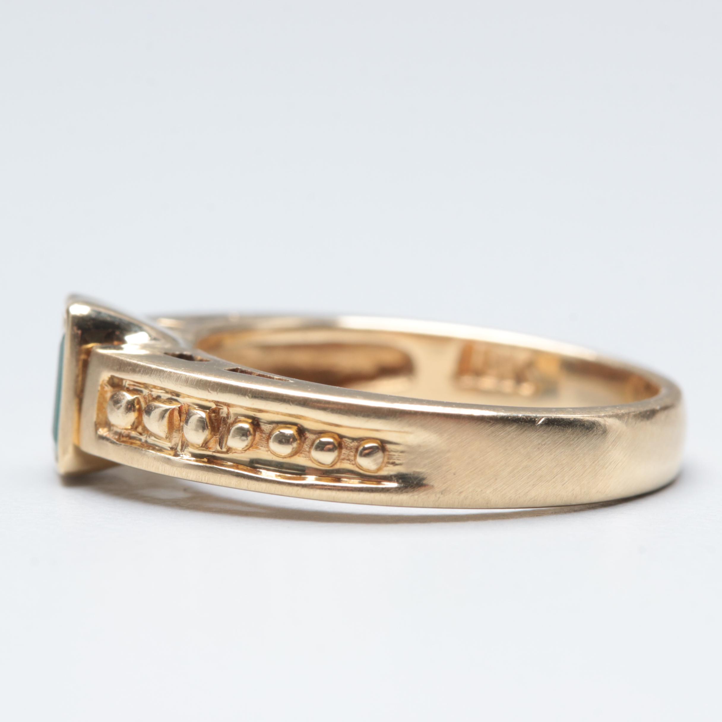 18K Yellow Gold Emerald Ring
