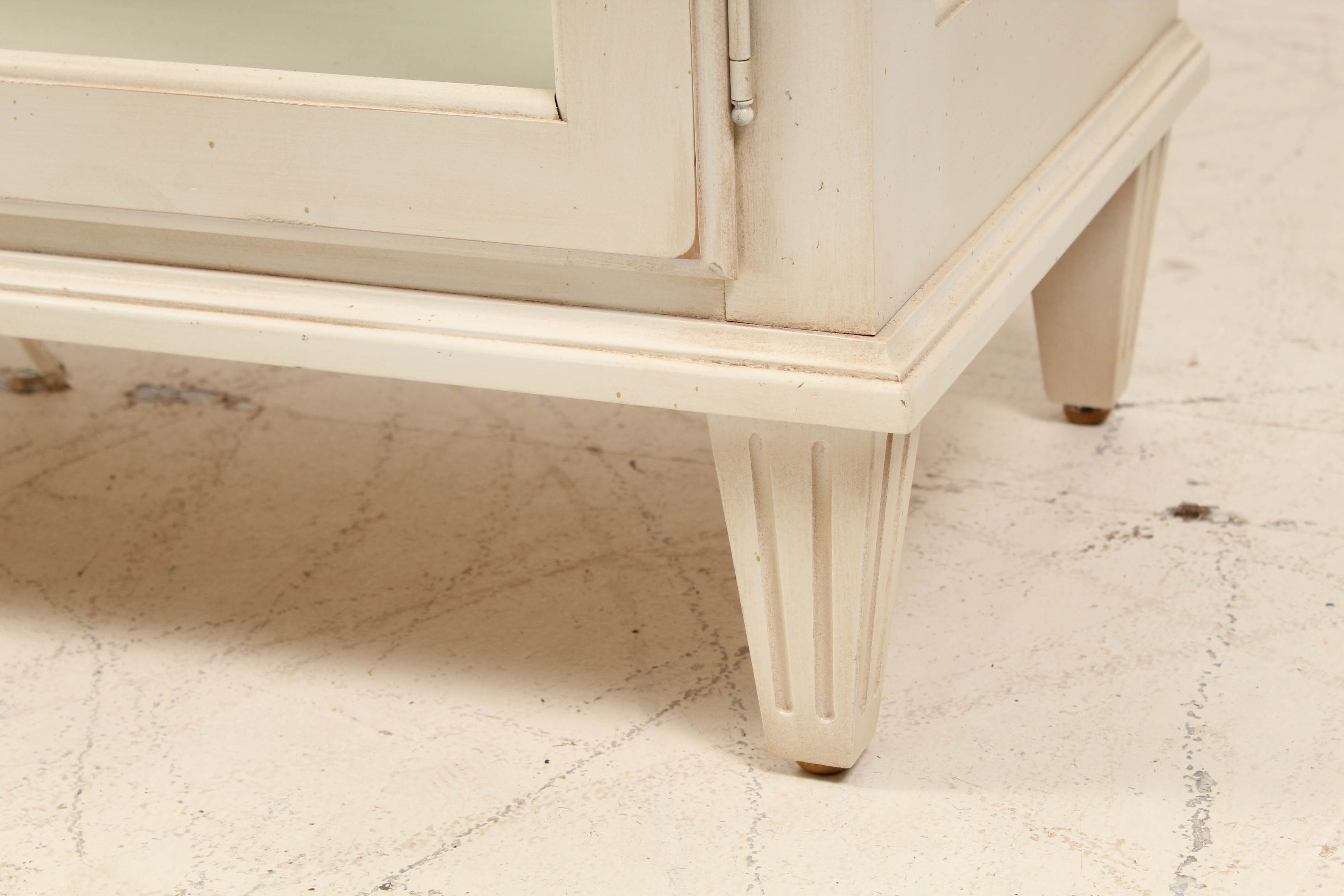 Ethan Allen "Swedish Home" China Cabinet