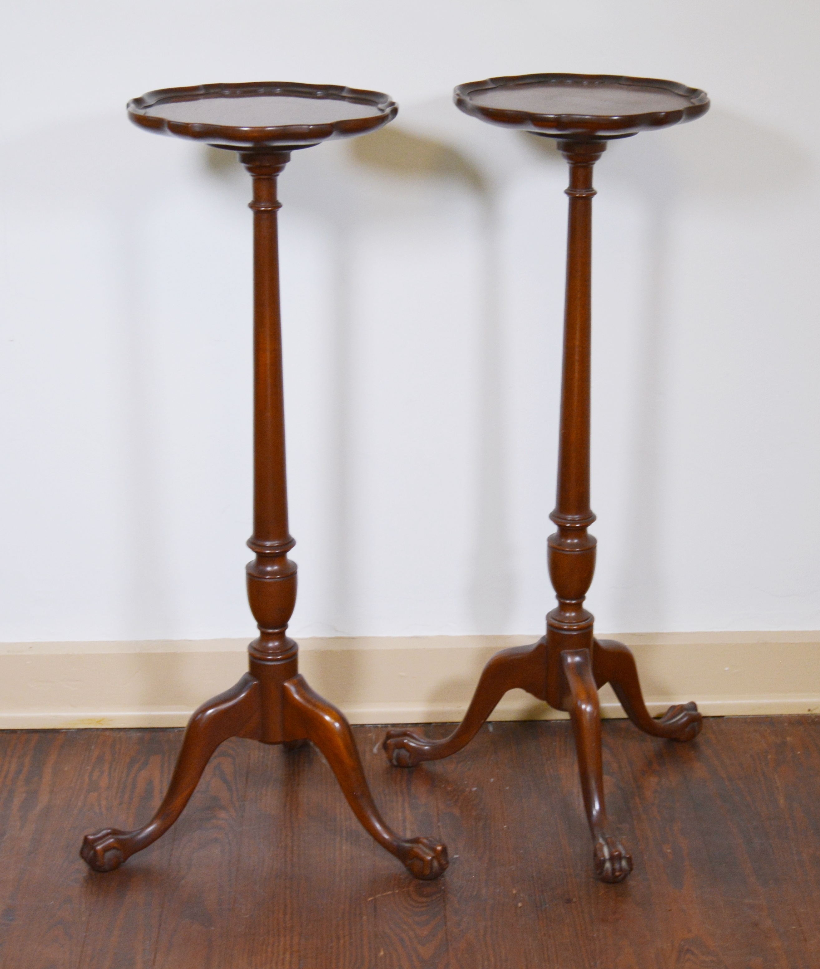Pair of Imperial "Jeffersonian Group" Mahogany Plant Stands, 20th Century