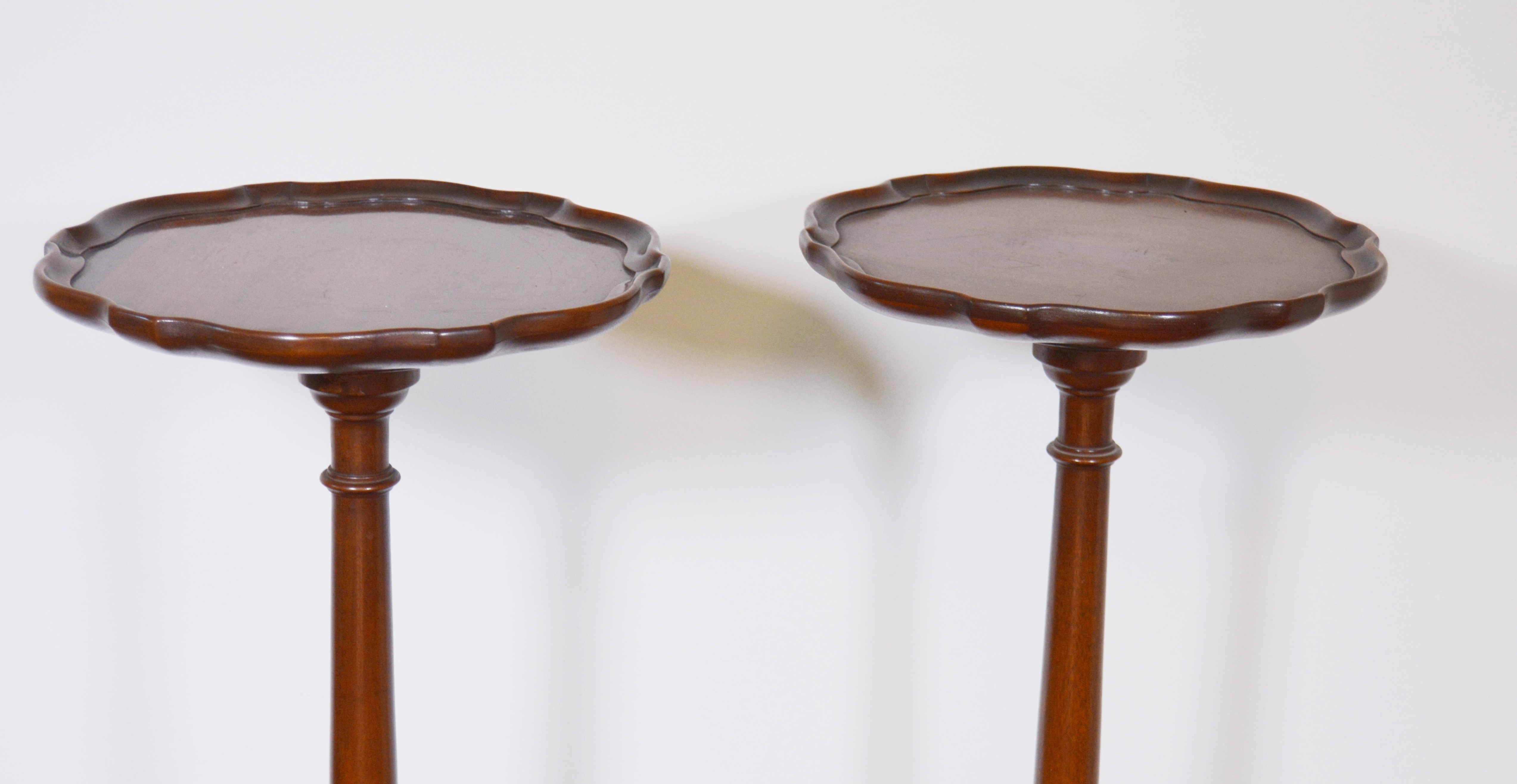 Pair of Imperial "Jeffersonian Group" Mahogany Plant Stands, 20th Century