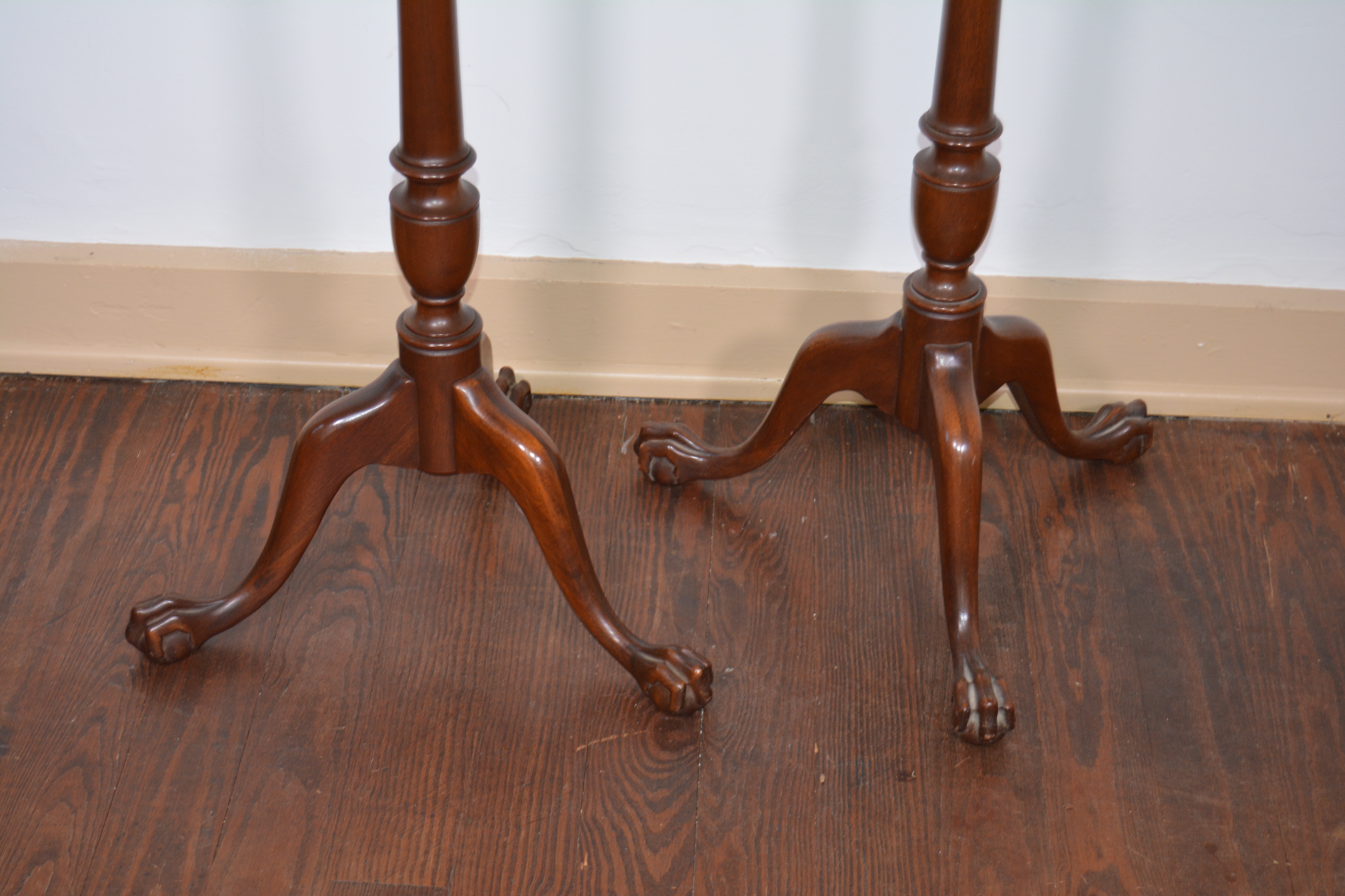 Pair of Imperial "Jeffersonian Group" Mahogany Plant Stands, 20th Century