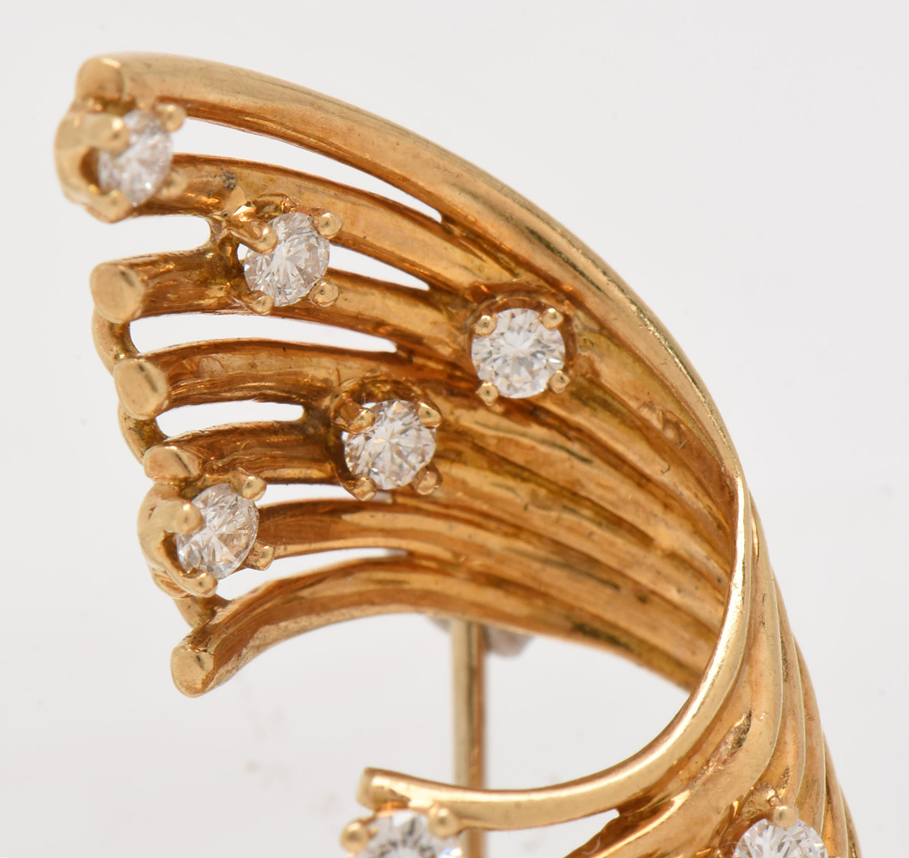 1960s Henry Dankner & Sons 18K Yellow Gold 1.65 CTW Diamond Cascade Brooch