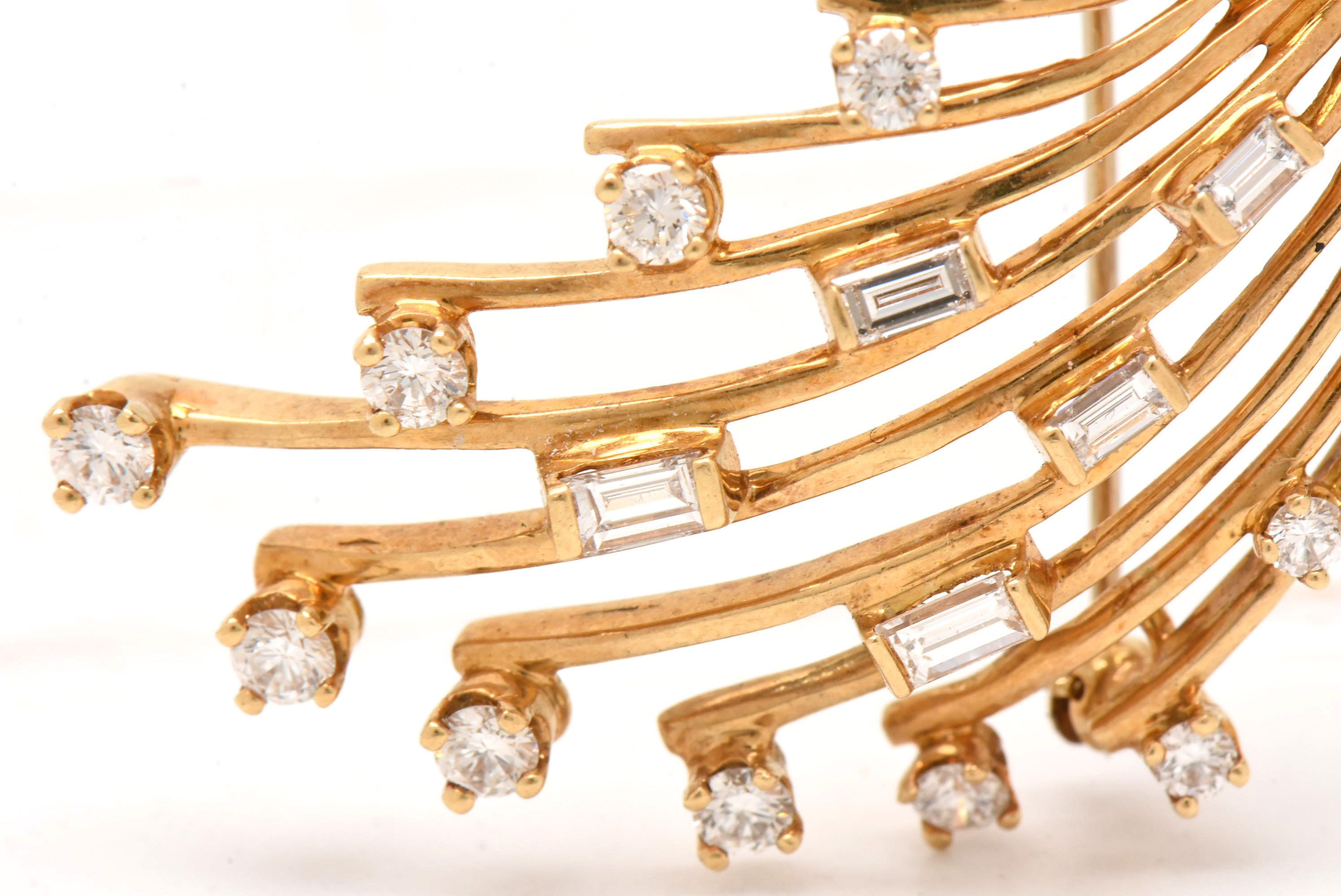 1960s Henry Dankner & Sons 18K Yellow Gold 1.65 CTW Diamond Cascade Brooch